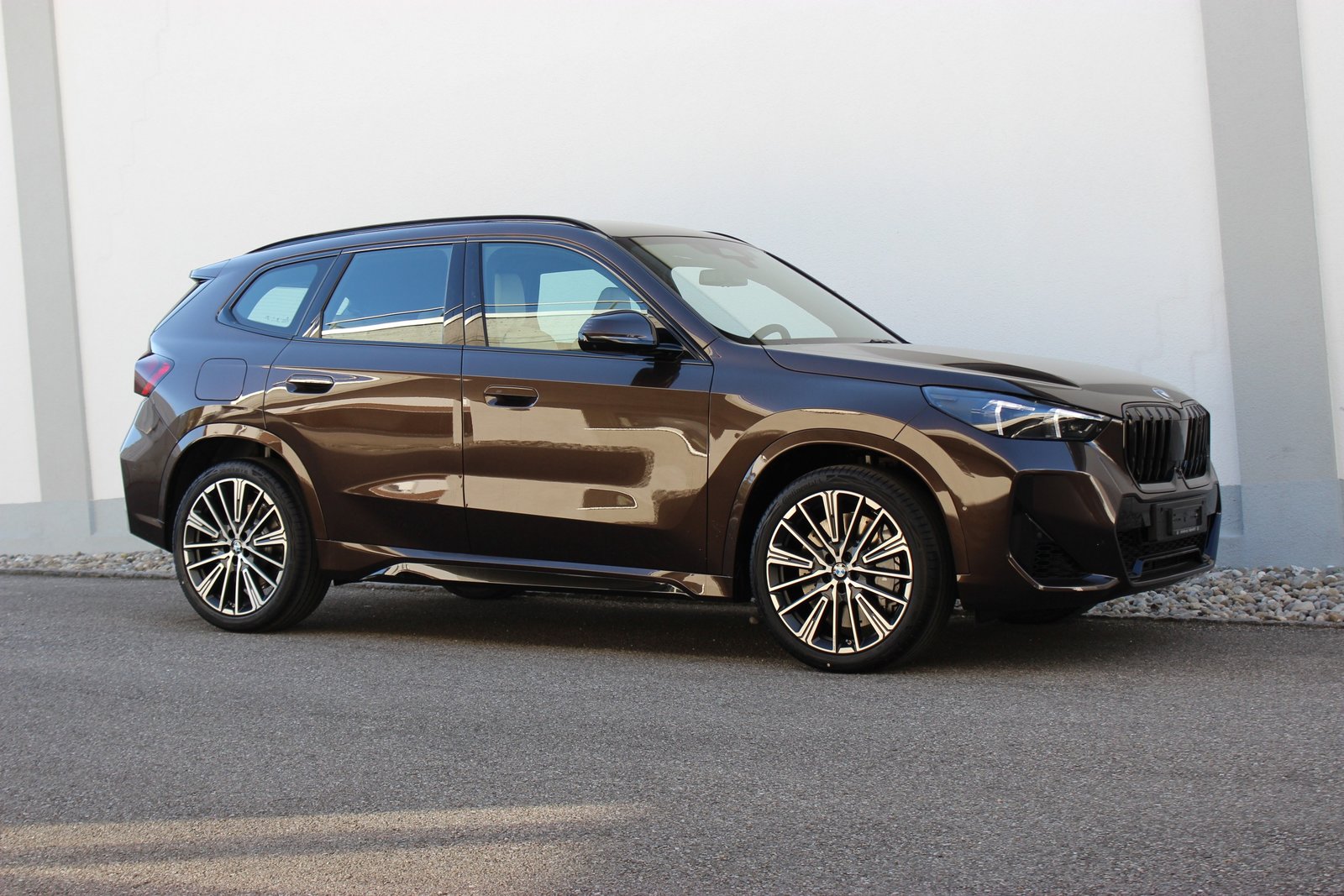 BMW X1 23i 48V M Sport Pro Individual MACADAMIA *1.9-, Mild-Hybrid Benzin/Elektro, Neuwagen, Automatik - 5