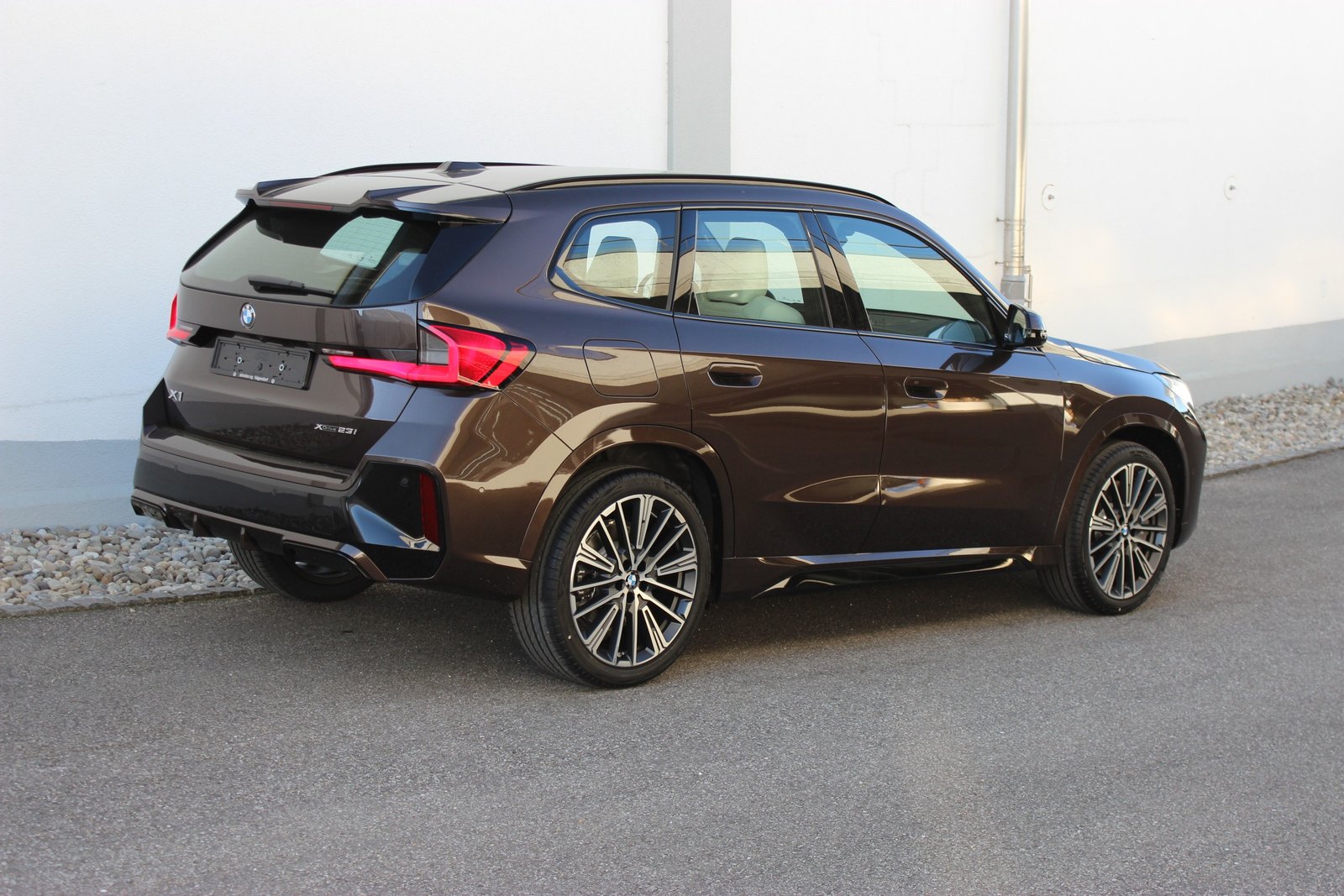 BMW X1 23i 48V M Sport Pro Individual MACADAMIA *1.9-, Mild-Hybrid Benzin/Elektro, Neuwagen, Automatik - 6
