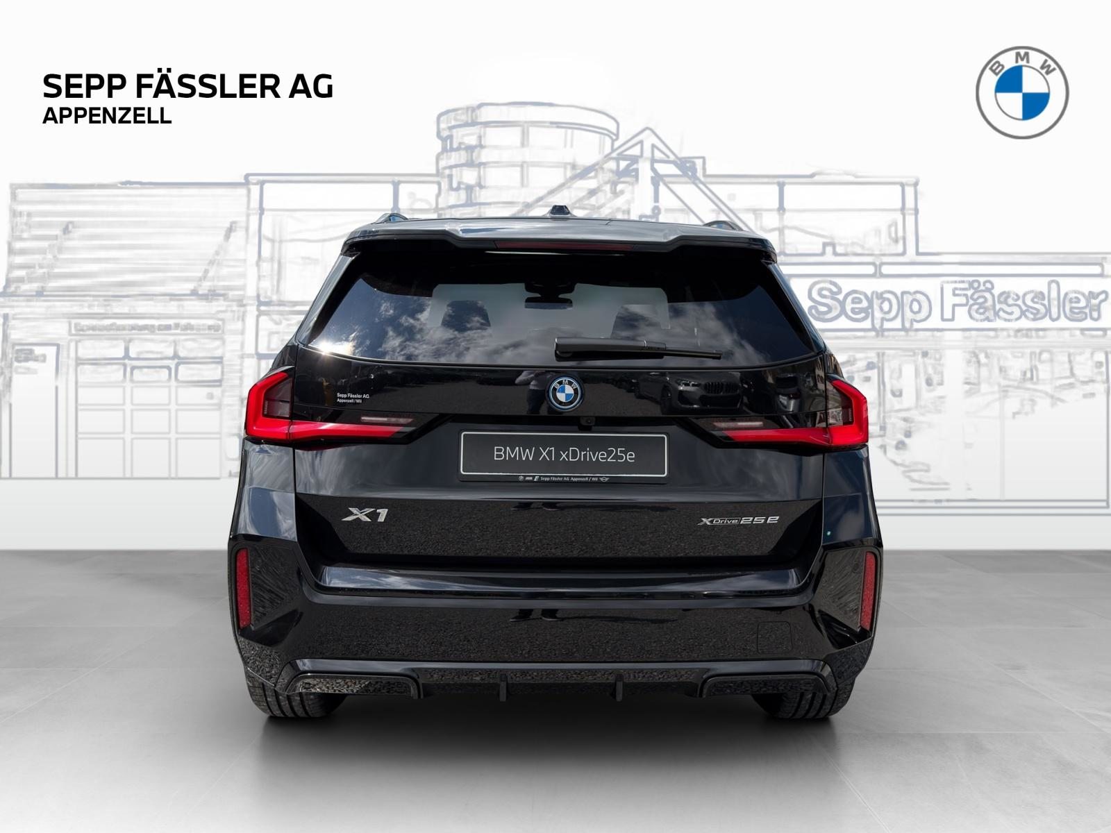 BMW X1 25e xDrive, Hybride Rechargeable Essence/Électricité, Voiture nouvelle, Automatique - 4