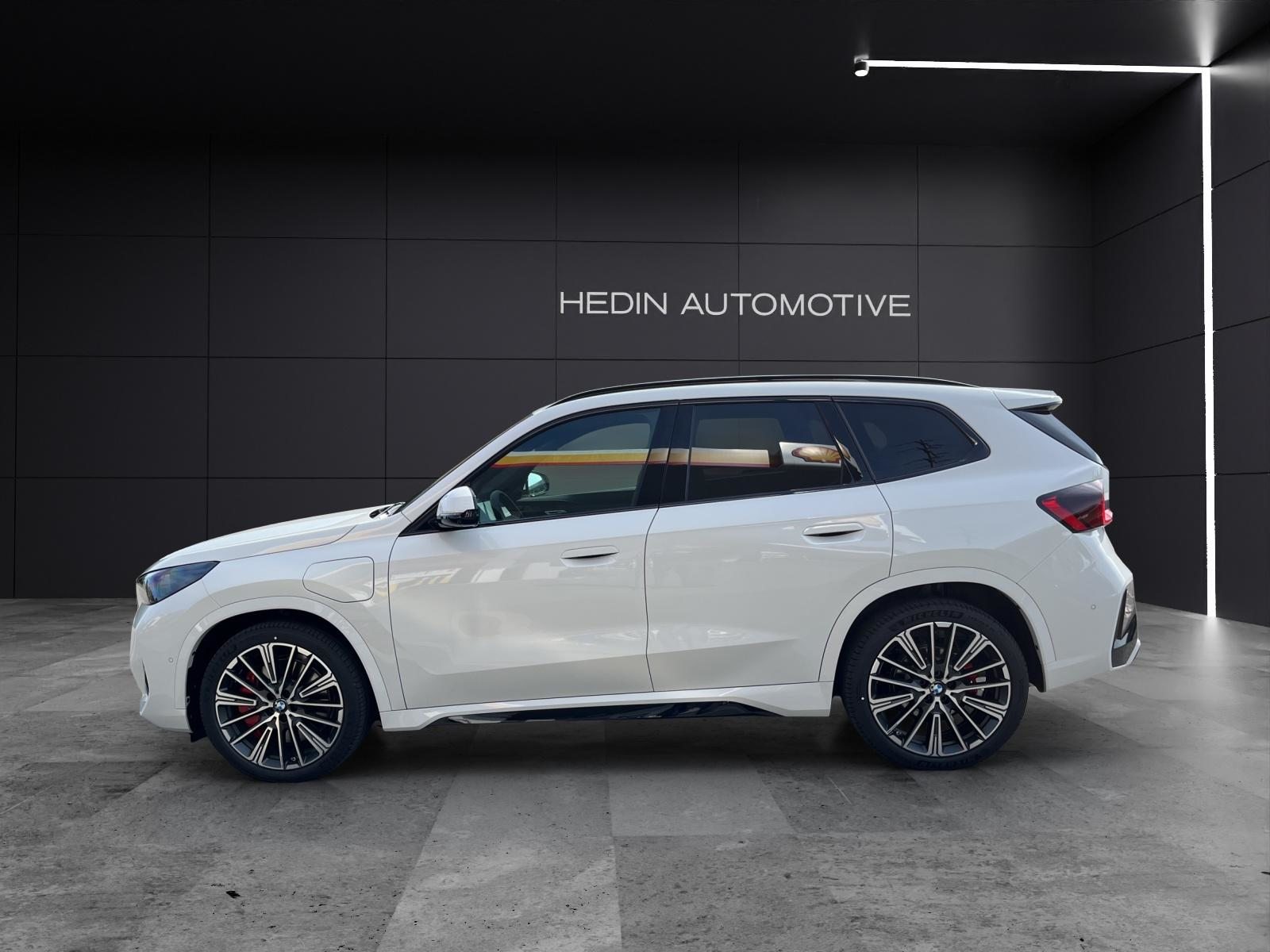 BMW X1 30e xDrive paddles, Hybride Rechargeable Essence/Électricité, Voiture nouvelle, Automatique - 4