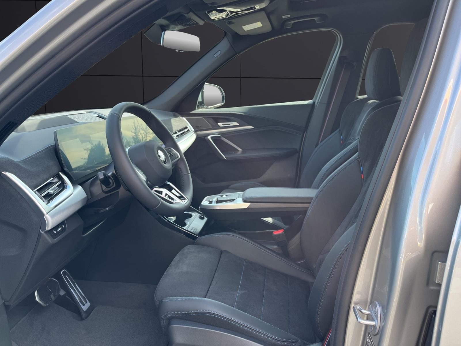 BMW X1 23d xDrive paddles, Mild-Hybrid Diesel/Elektro, Neuwagen, Automatik - 2