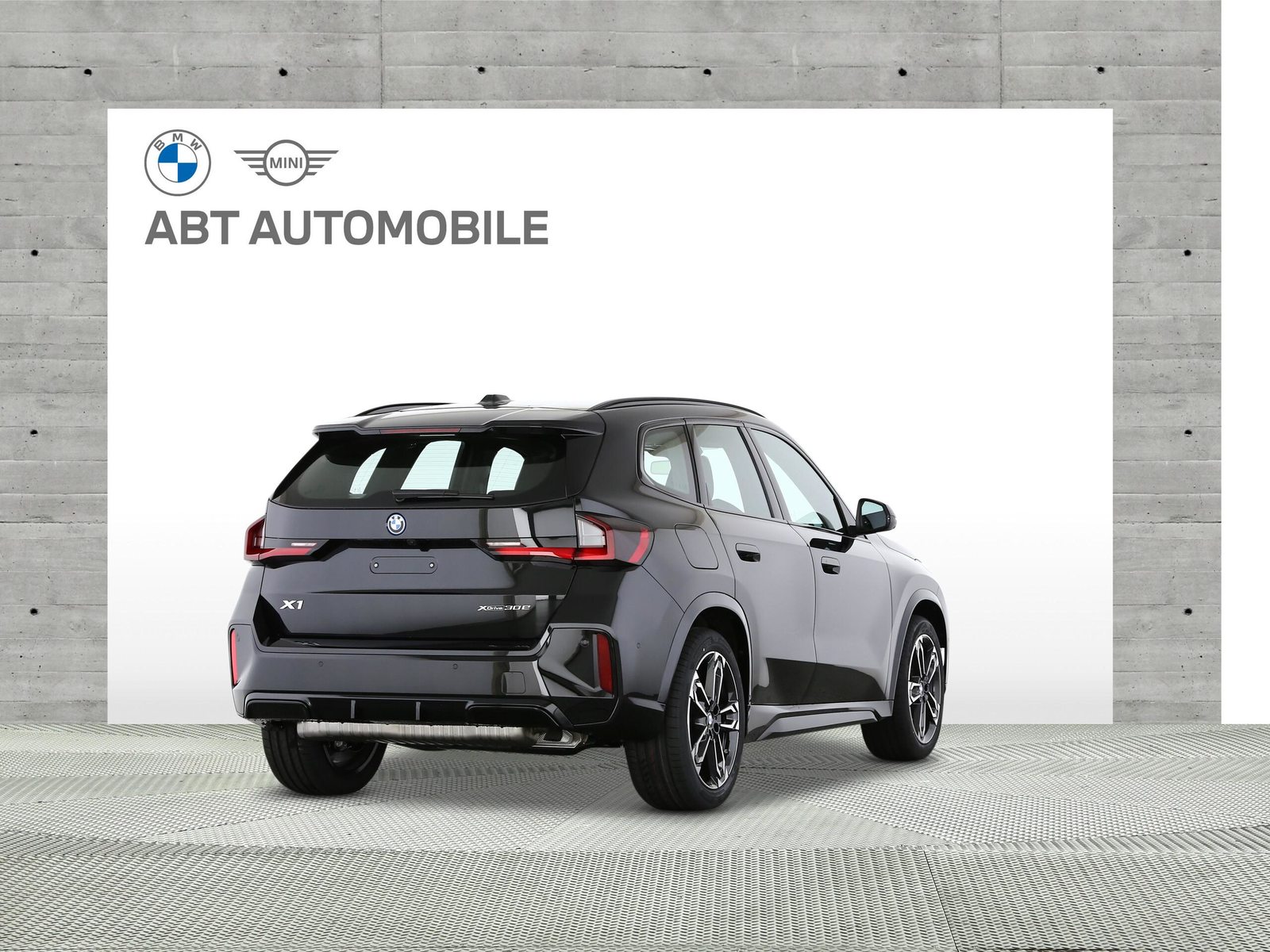 BMW X1 30e xDrive paddles, Hybride Rechargeable Essence/Électricité, Voiture nouvelle, Automatique - 3
