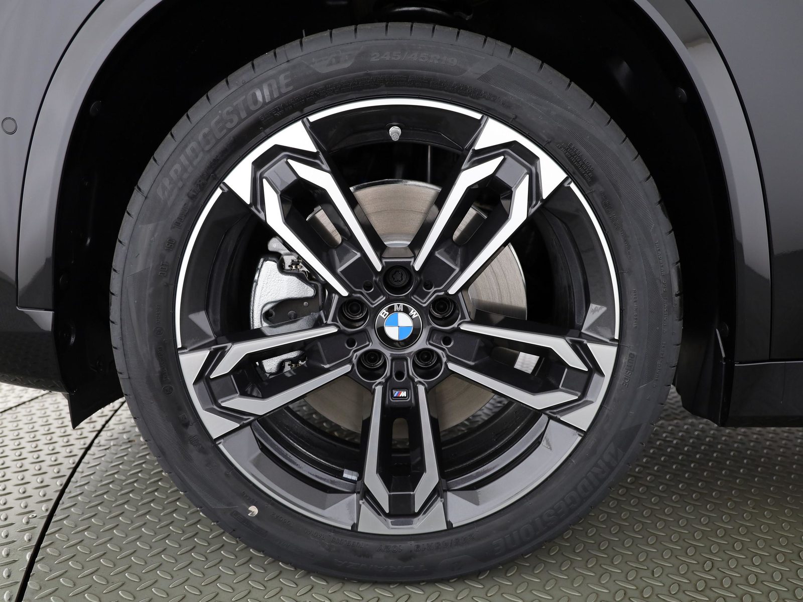 BMW X1 30e xDrive paddles, Hybride Rechargeable Essence/Électricité, Voiture nouvelle, Automatique - 4