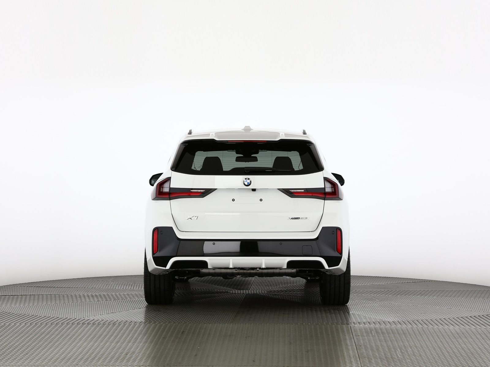 BMW X1 23i xDrive paddles, Hybride Leggero Benzina/Elettrica, Auto nuove, Automatico - 4