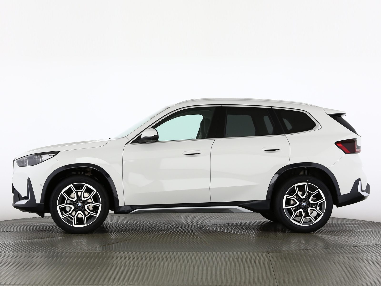 BMW X1 20d xDrive, Mild-Hybrid Diesel/Electric, New car, Automatic - 3