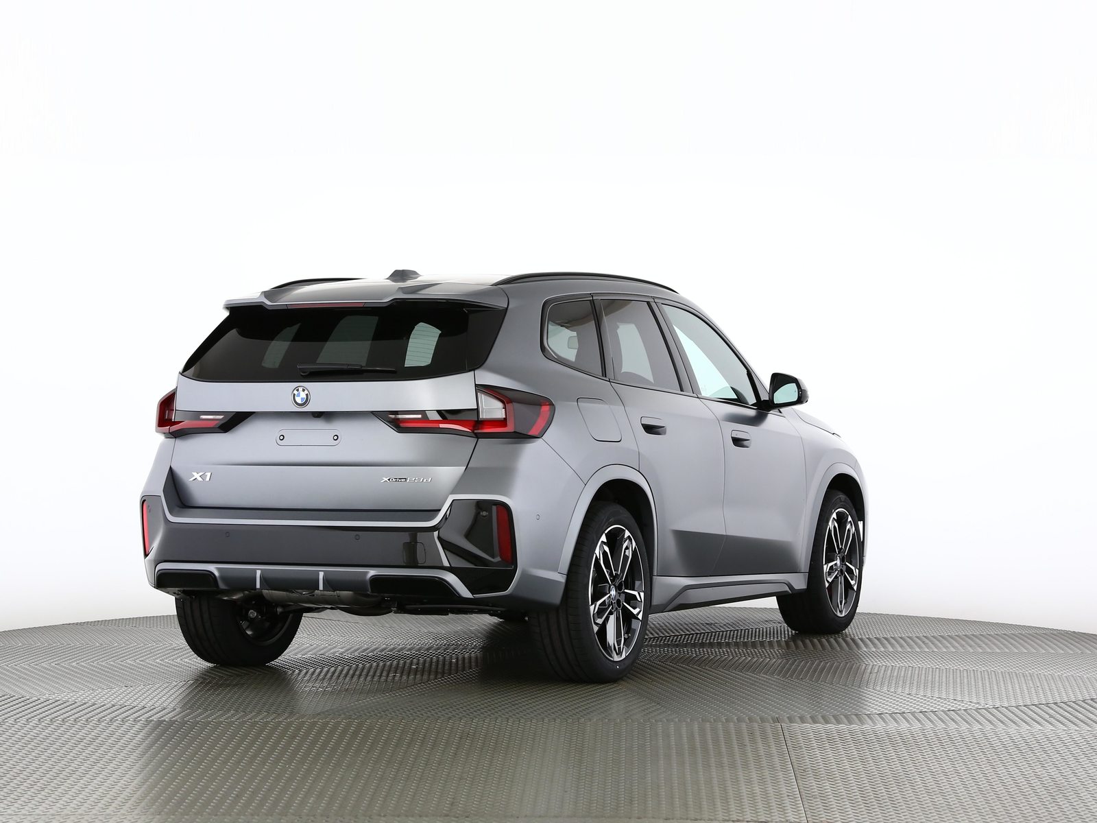 BMW X1 23d xDrive paddles, Mild-Hybrid Diesel/Electric, New car, Automatic - 2