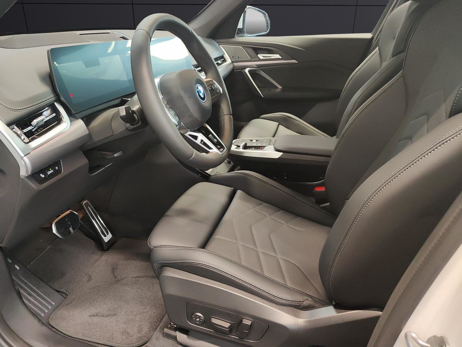 BMW X1 30e xDrive paddles, Plug-in-Hybrid Benzin/Elektro, Neuwagen, Automatik - 2