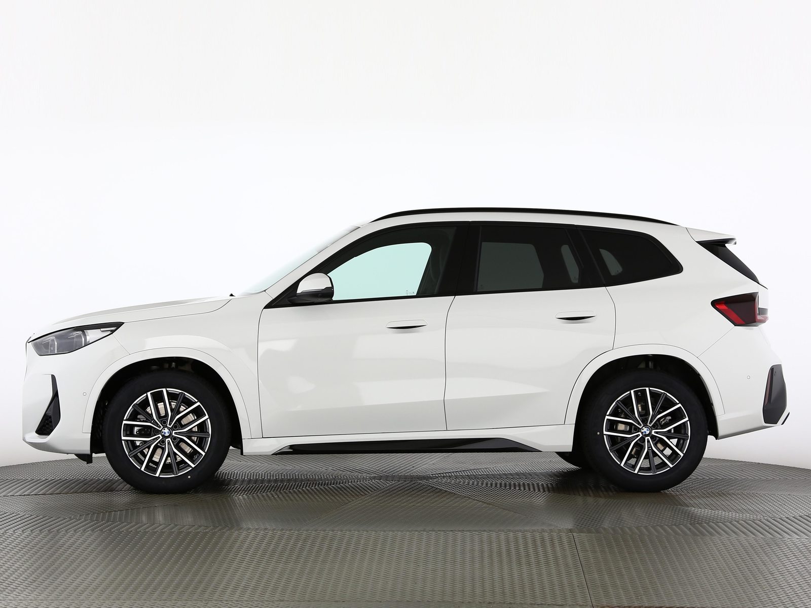BMW X1 23i xDrive paddles, Hybride Leggero Benzina/Elettrica, Auto nuove, Automatico - 3