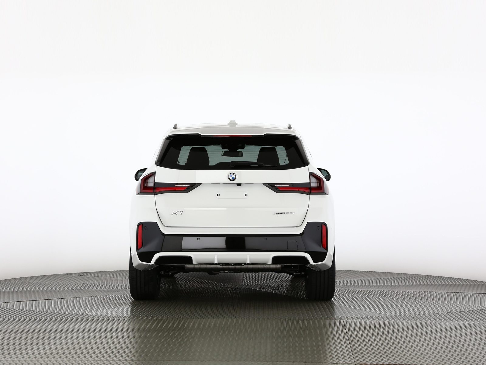 BMW X1 23i xDrive paddles, Hybride Leggero Benzina/Elettrica, Auto nuove, Automatico - 4