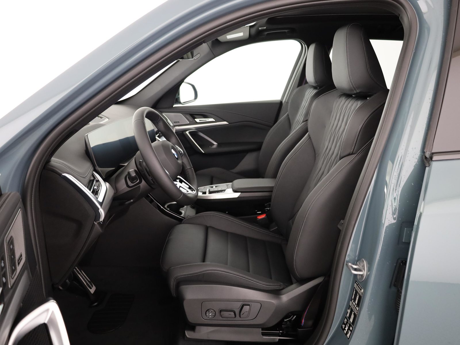 BMW X1 23i xDrive paddles, Mild-Hybrid Petrol/Electric, New car, Automatic - 5