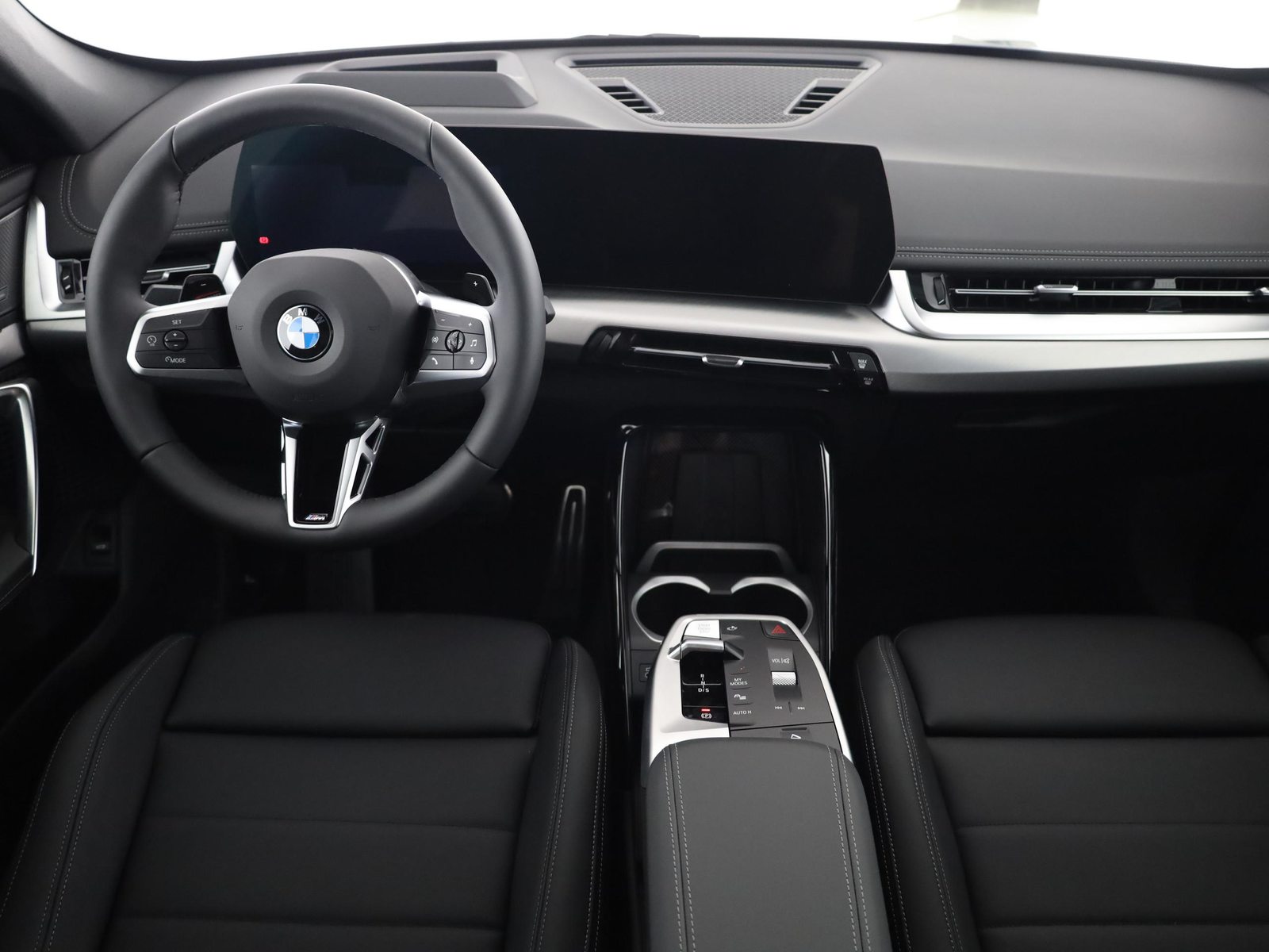 BMW X1 23i xDrive paddles, Mild-Hybrid Petrol/Electric, New car, Automatic - 6