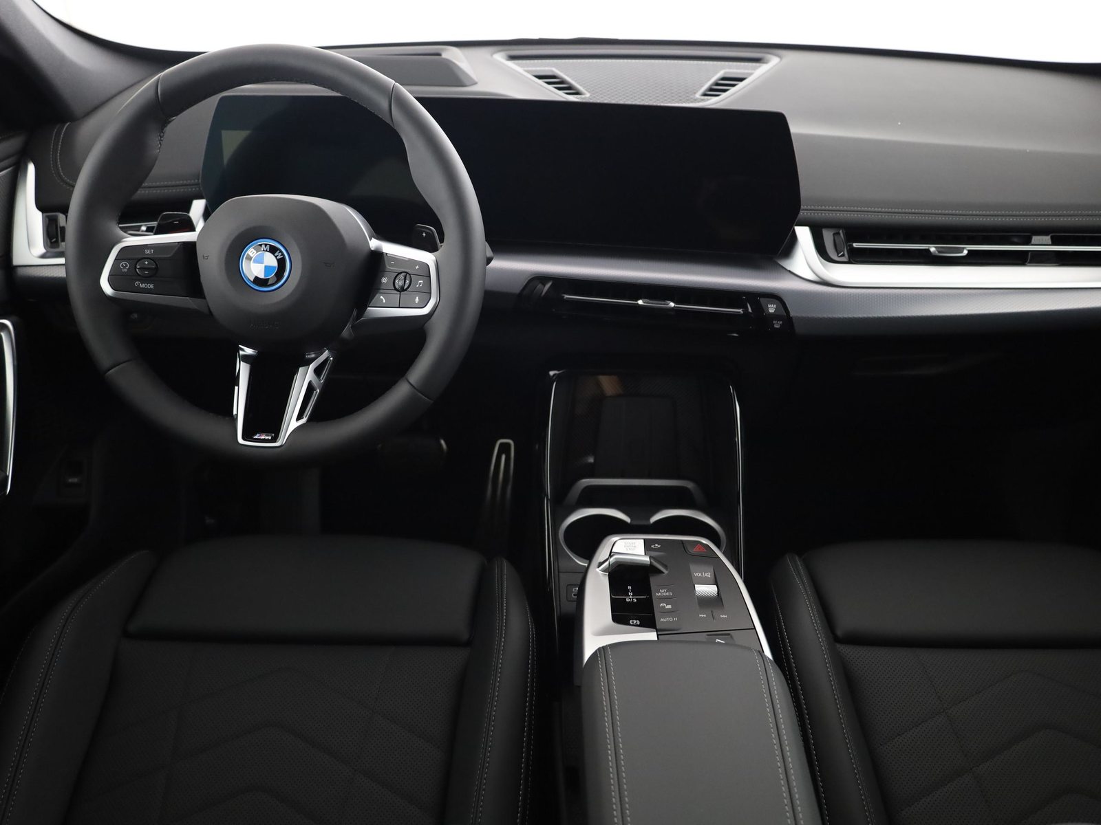BMW X1 30e xDrive paddles, Plug-in-Hybrid Petrol/Electric, New car, Automatic - 6