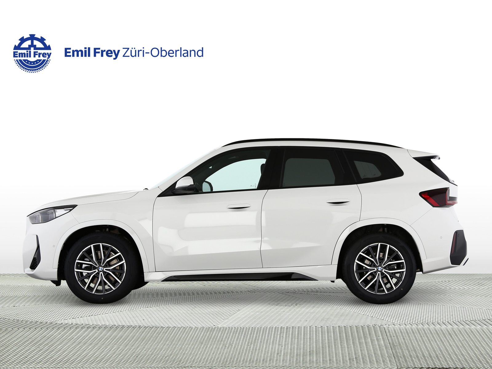 BMW X1 23i xDrive paddles, Hybride Léger Essence/Électricité, Voiture nouvelle, Automatique - 2