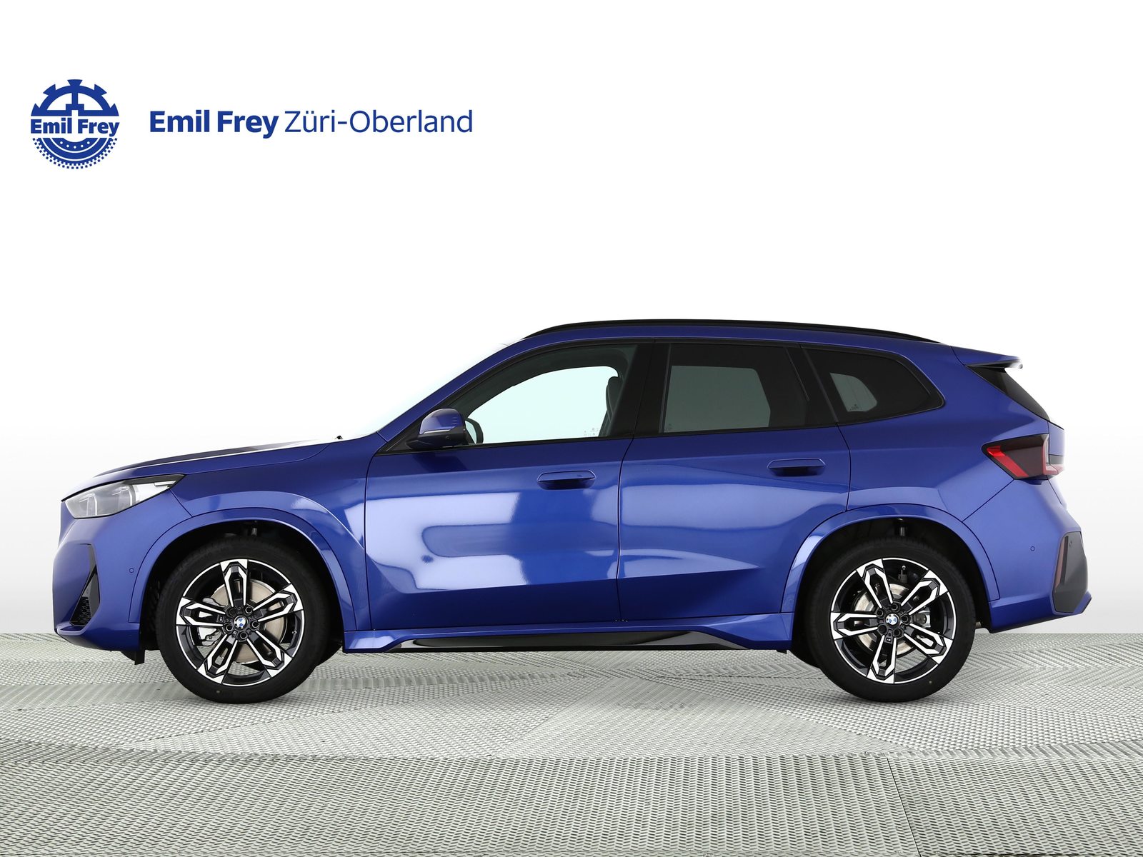 BMW X1 23i xDrive paddles, Mild-Hybrid Benzin/Elektro, Neuwagen, Automatik - 2