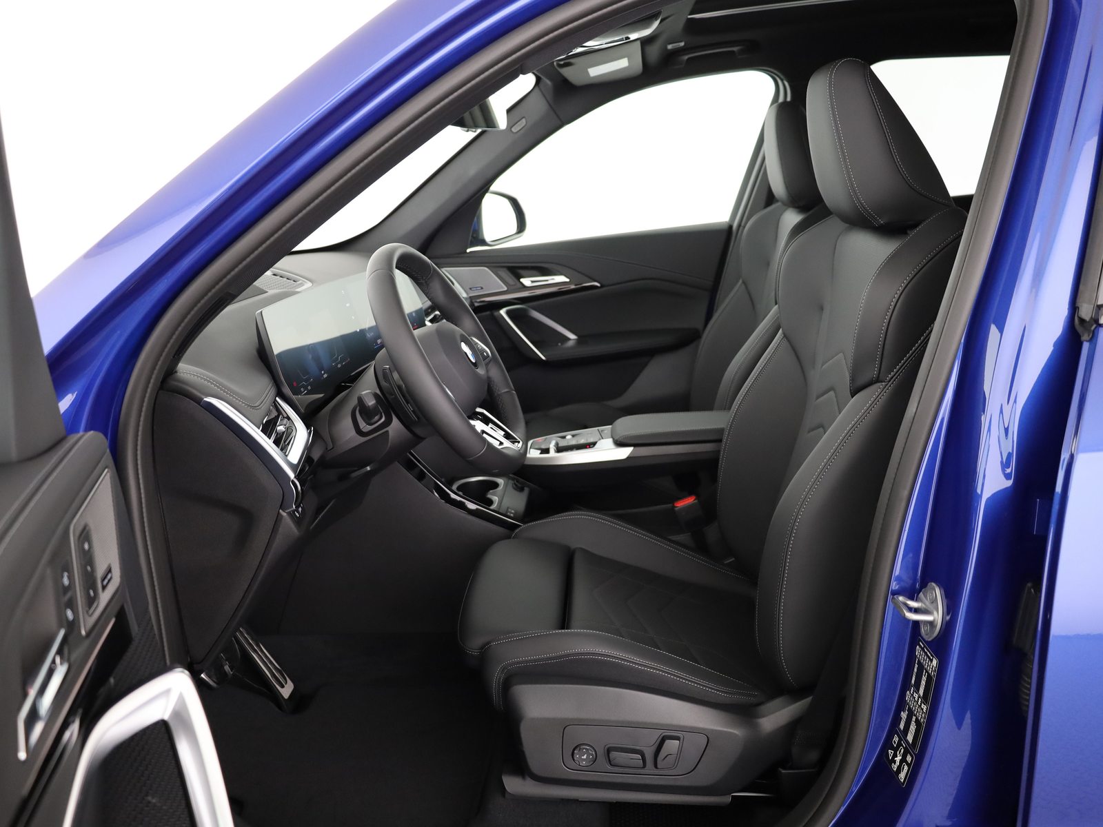 BMW X1 23i xDrive paddles, Mild-Hybrid Benzin/Elektro, Neuwagen, Automatik - 4