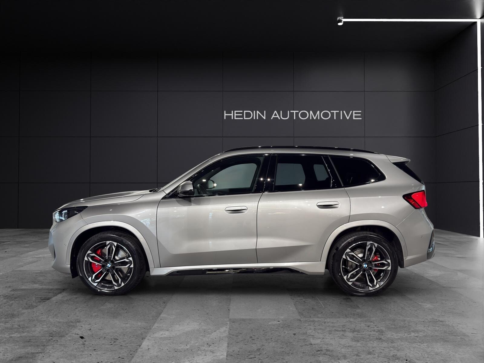 BMW X1 23d xDrive paddles, Mild-Hybrid Diesel/Electric, New car, Automatic - 2