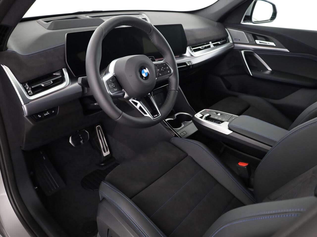 BMW X1 23i xDrive paddles, Hybride Léger Essence/Électricité, Voiture nouvelle, Automatique - 4