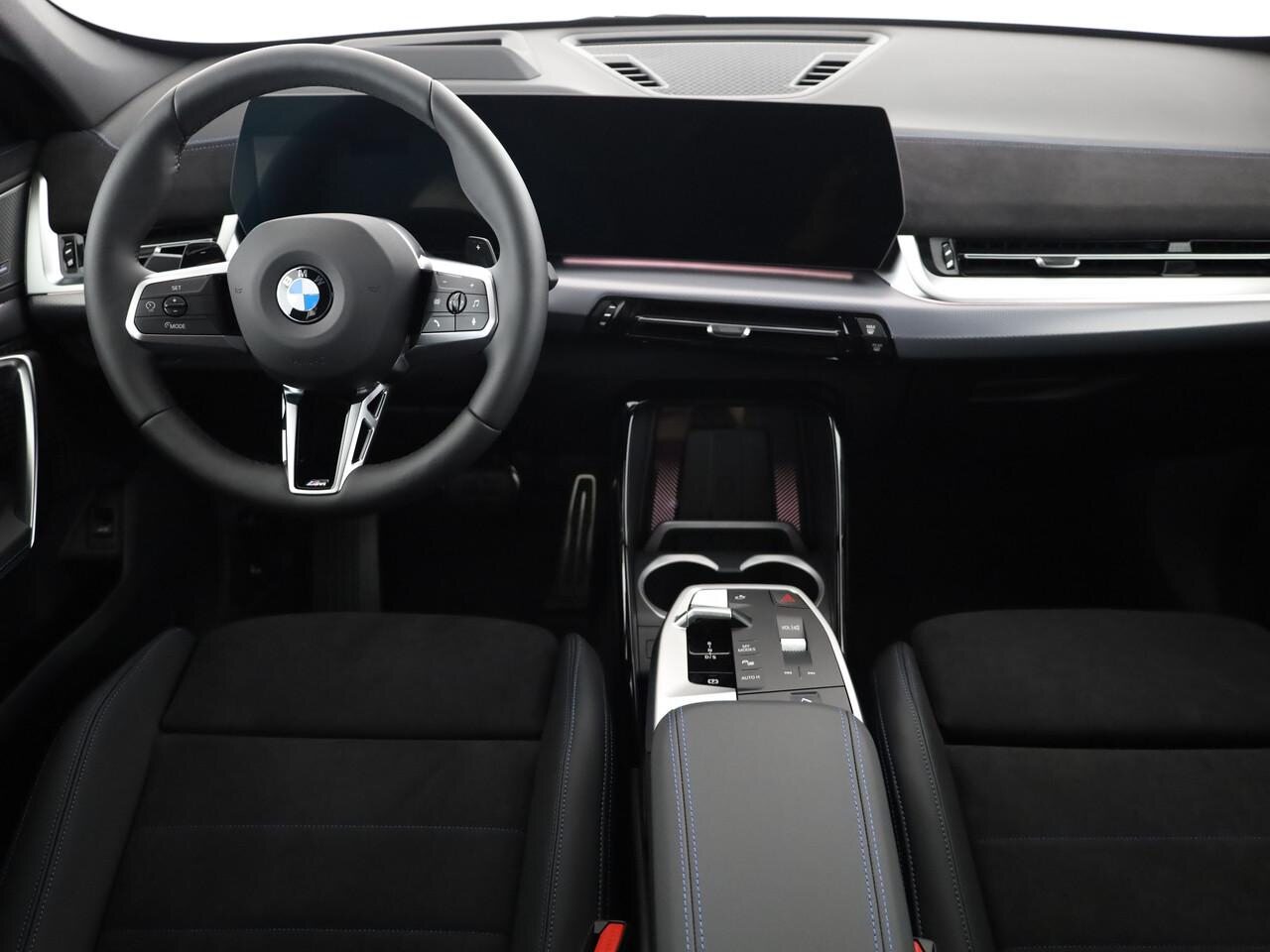 BMW X1 23i xDrive paddles, Hybride Léger Essence/Électricité, Voiture nouvelle, Automatique - 5