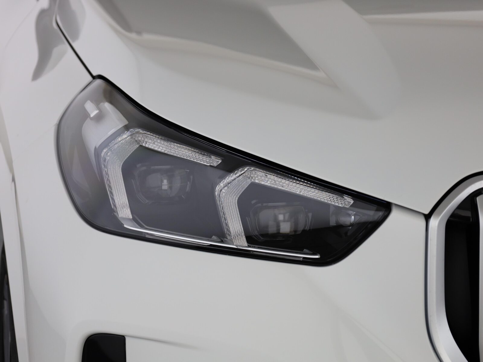 BMW X1 23i xDrive, Mild-Hybrid Benzin/Elektro, Neuwagen, Automatik - 6