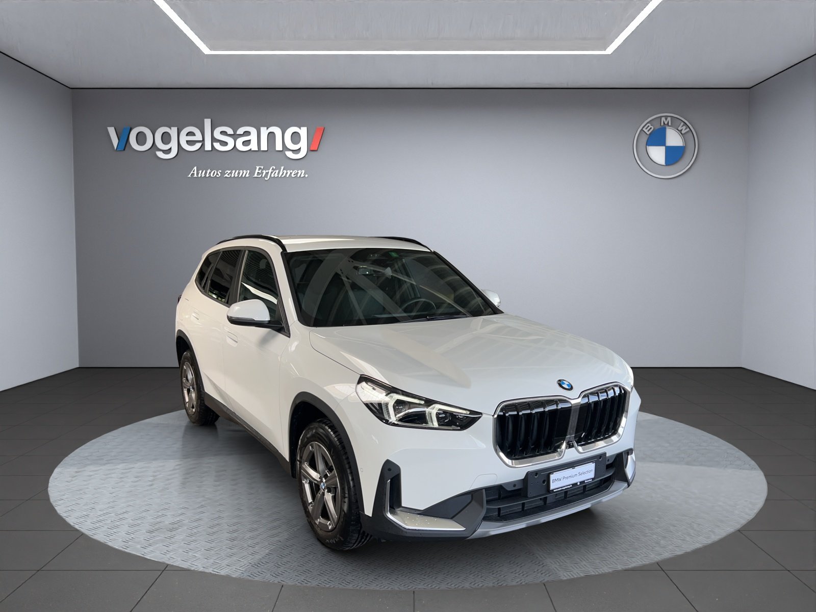 BMW X1 sDrive 18i, Benzin, Occasion / Gebraucht, Automatik - 2