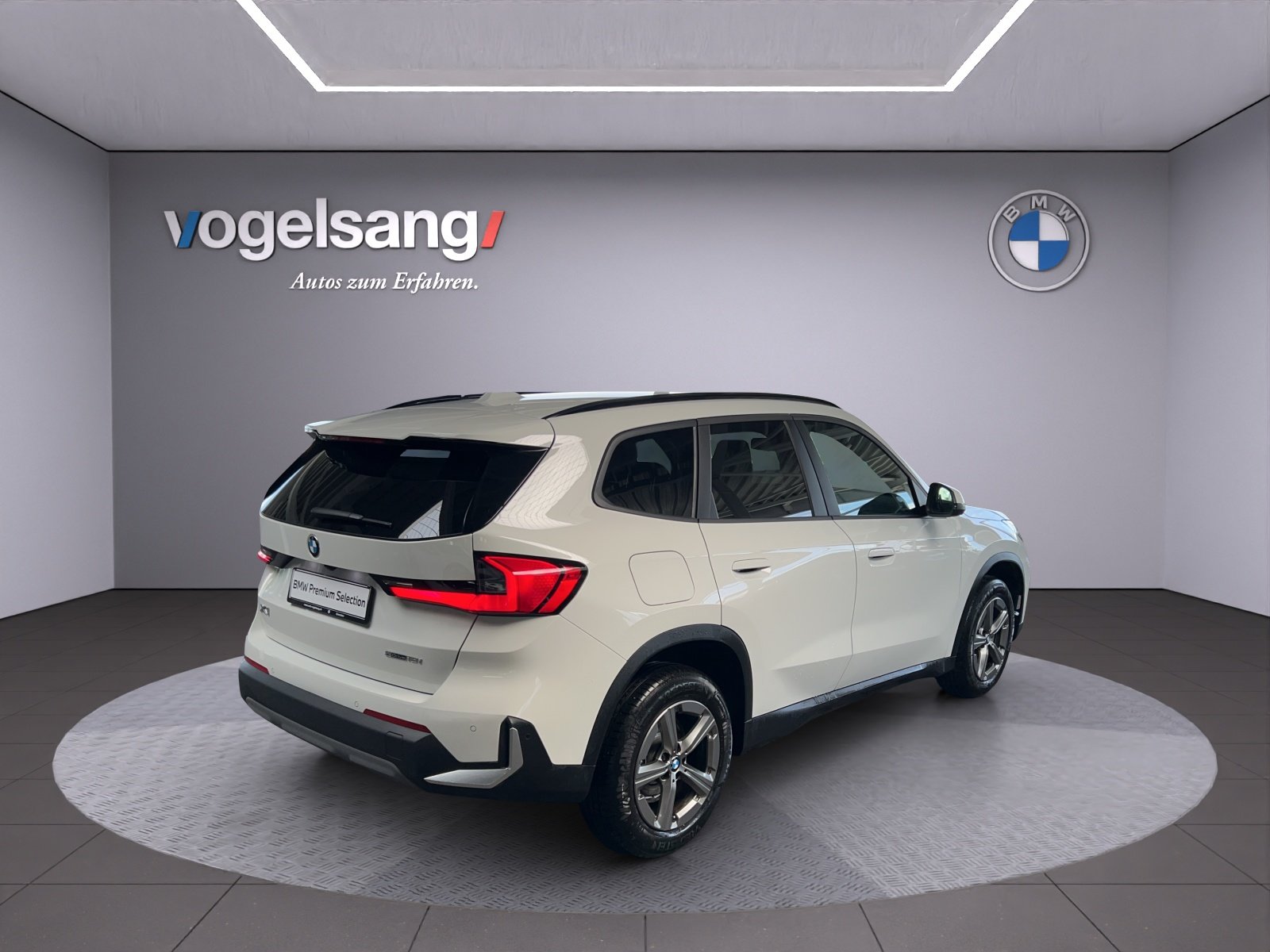 BMW X1 sDrive 18i, Benzin, Occasion / Gebraucht, Automatik - 3