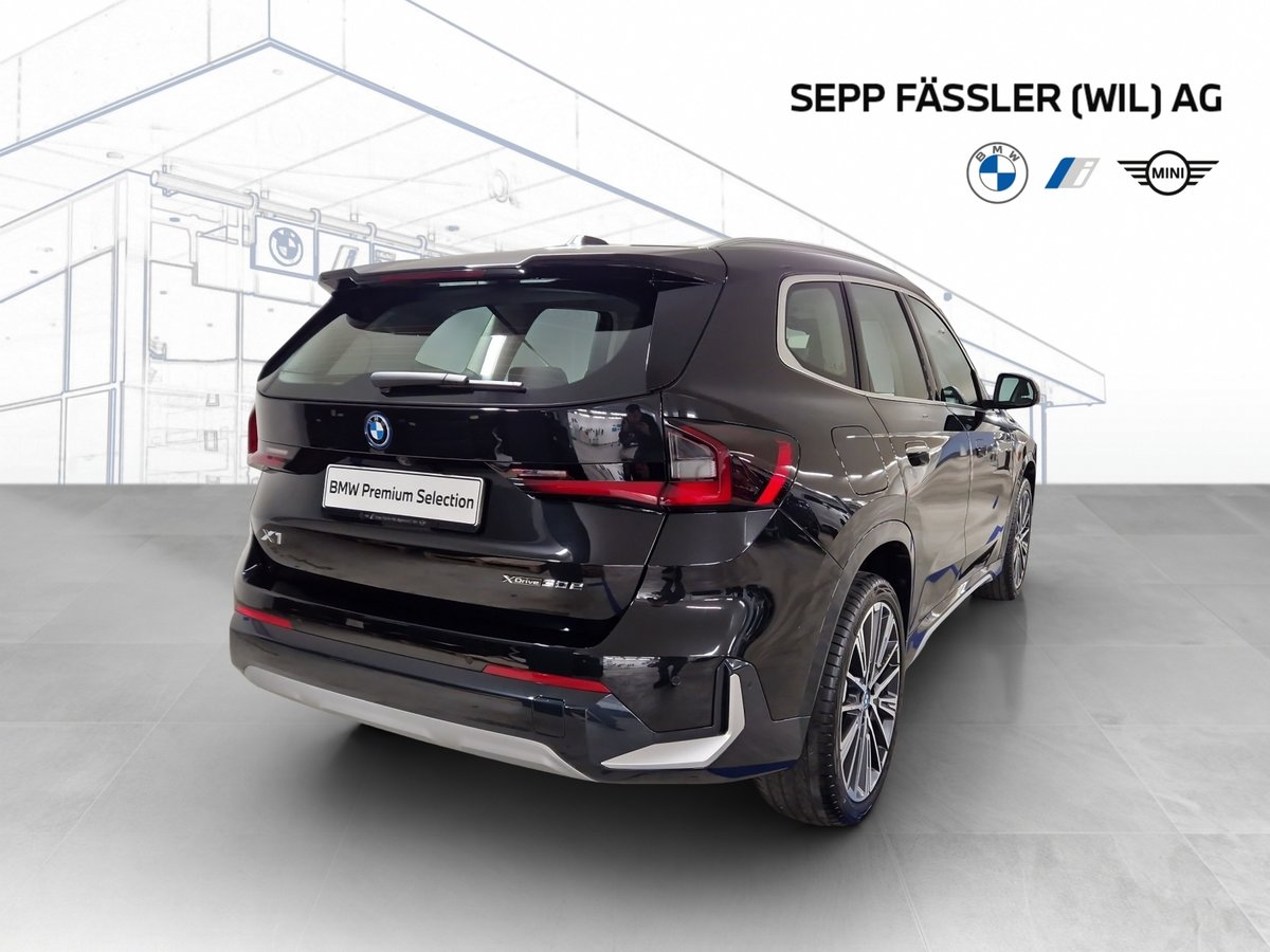 BMW X1 30e xLine, Plug-in-Hybrid Benzin/Elektro, Occasion / Gebraucht, Automatik - 2