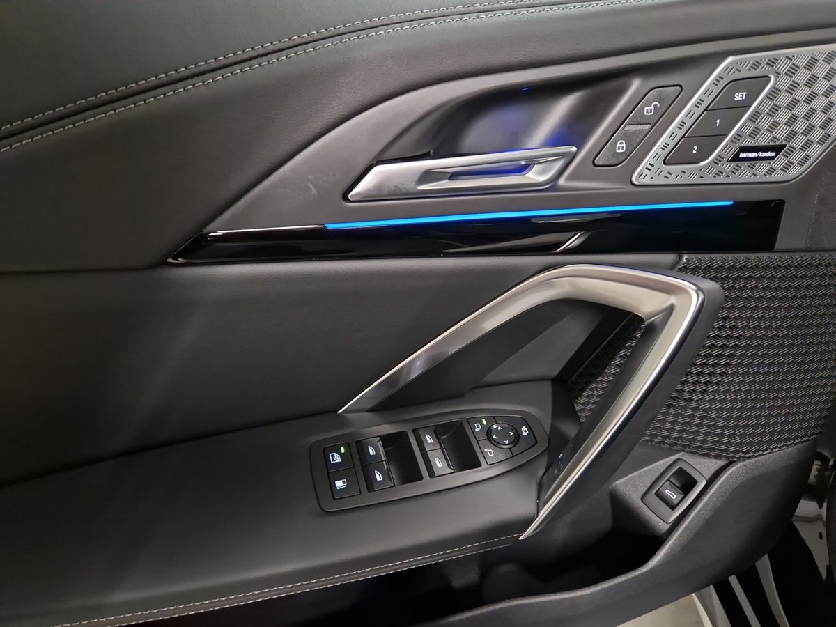 BMW X1 30e xLine, Plug-in-Hybrid Benzin/Elektro, Occasion / Gebraucht, Automatik - 6