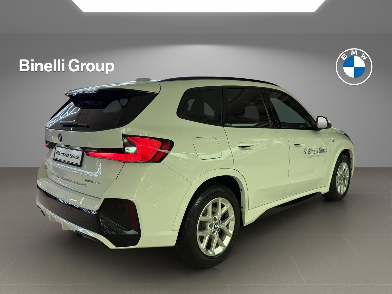 BMW X1 23i xDrive M Sport, Hybride Léger Essence/Électricité, Occasion / Utilisé, Automatique - 5