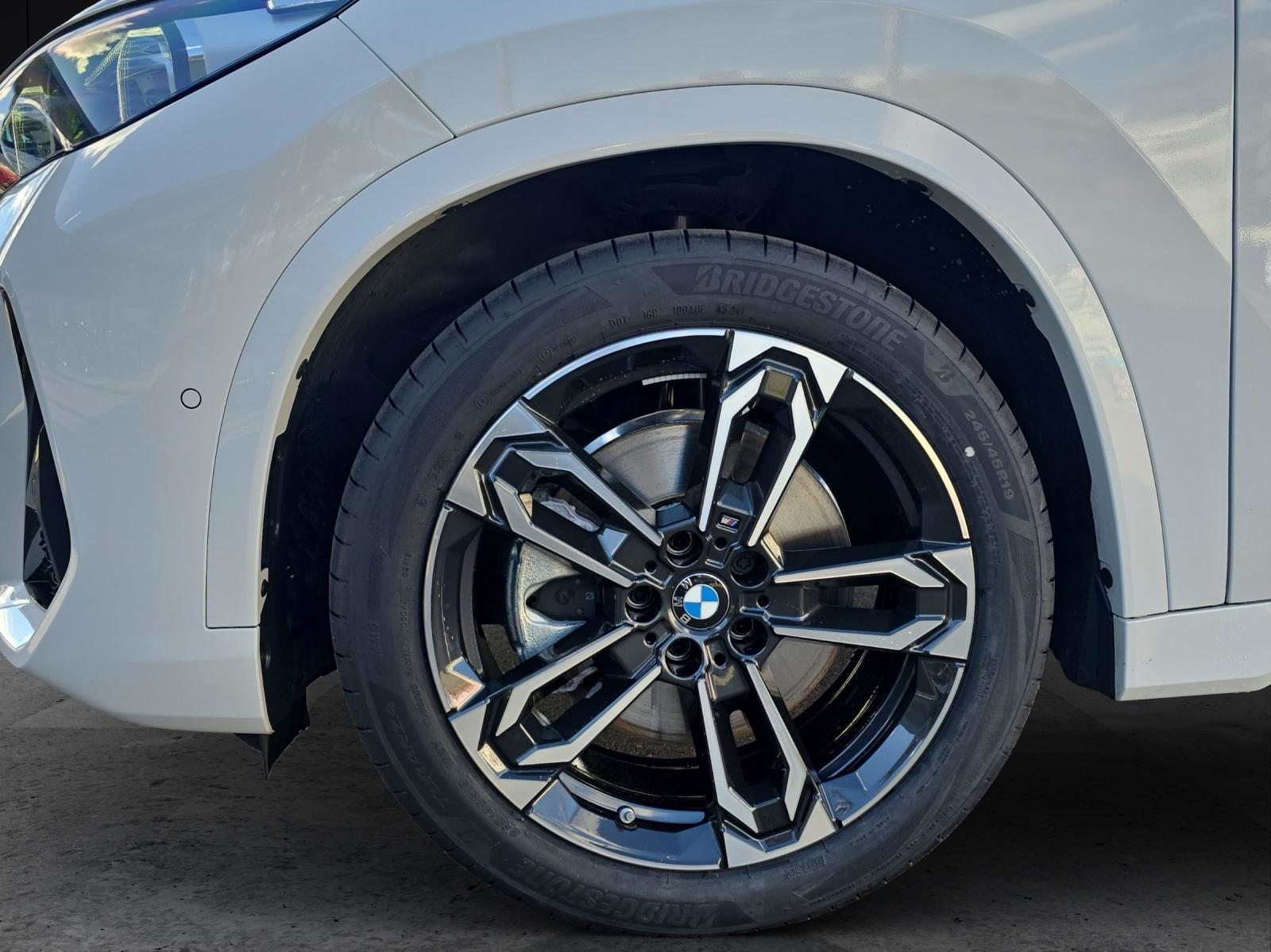 BMW X1 23i xDrive M Sport, Hybride Léger Essence/Électricité, Occasion / Utilisé, Automatique - 5