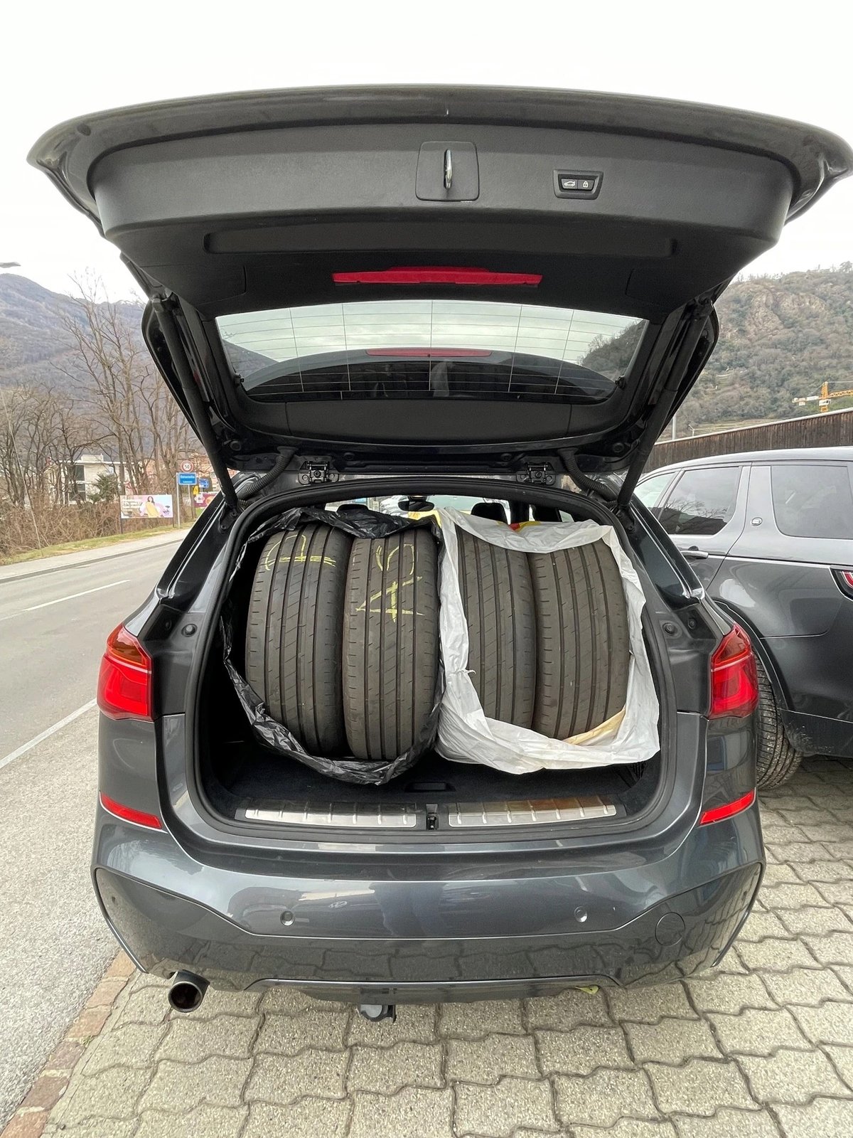 BMW X1 18d M Sport Steptronic, Diesel, Occasion / Gebraucht, Automatik - 7