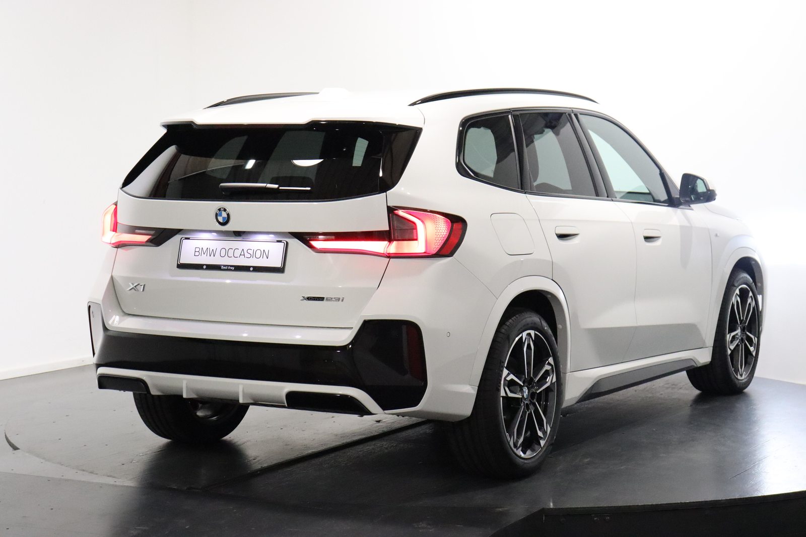 BMW X1 23i xDrive paddles, Mild-Hybrid Benzin/Elektro, Occasion / Gebraucht, Automatik - 3