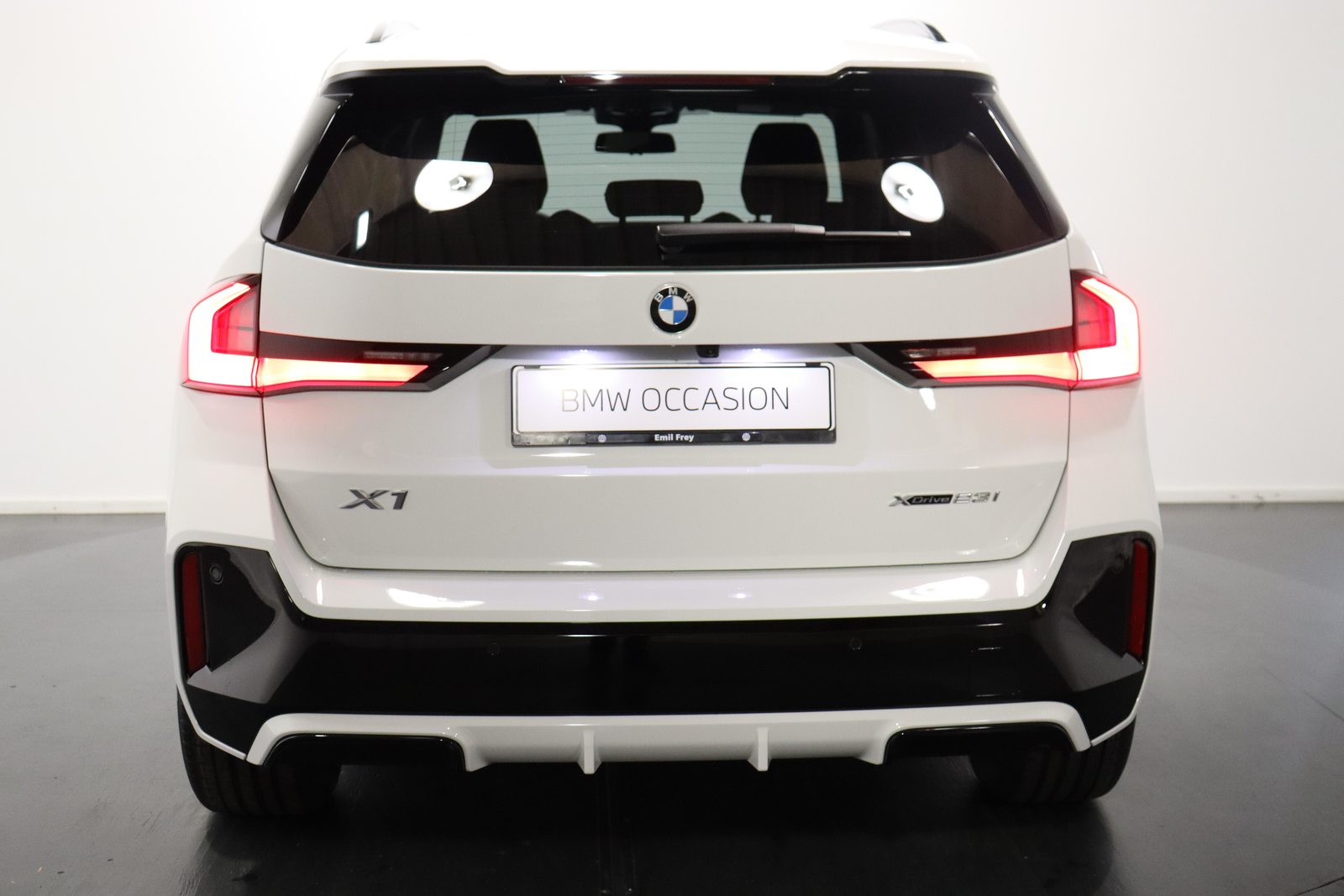 BMW X1 23i xDrive paddles, Mild-Hybrid Benzin/Elektro, Occasion / Gebraucht, Automatik - 4