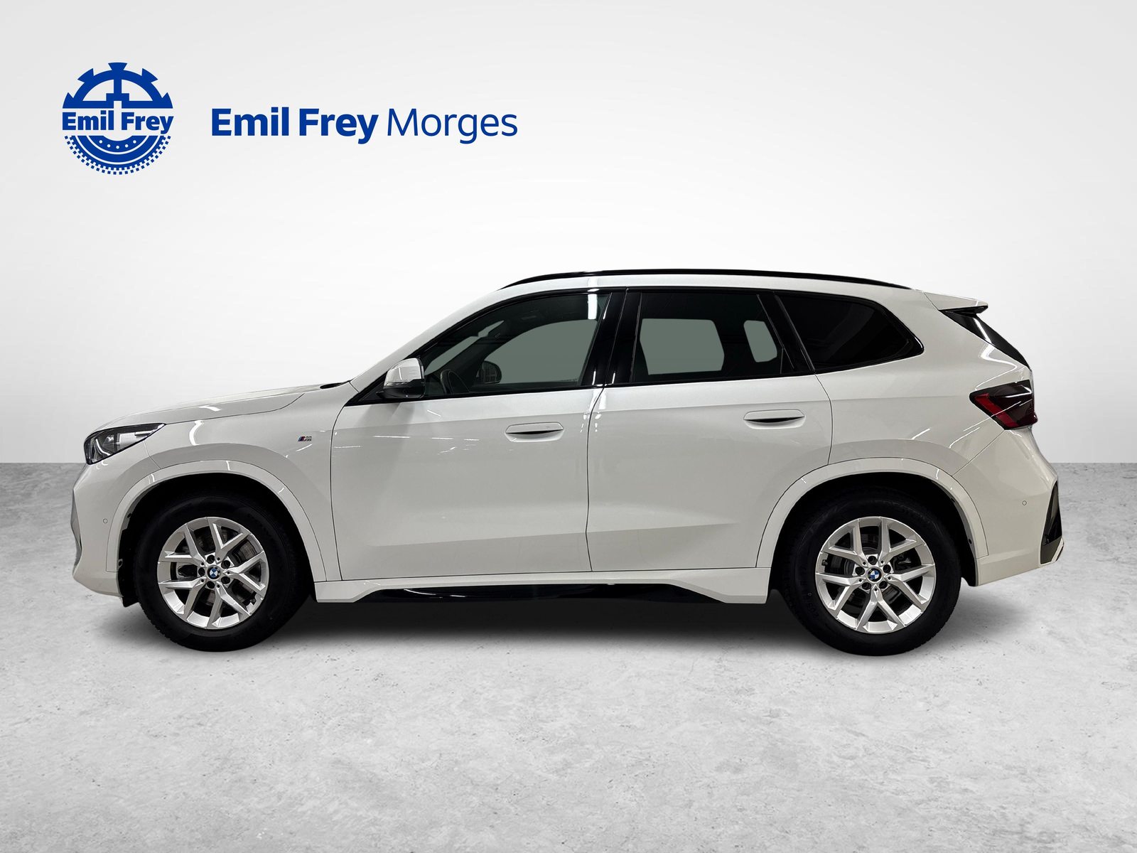 BMW X1 23i xDrive paddles 48V M-Sport, Mild-Hybrid Petrol/Electric, Second hand / Used, Automatic - 4