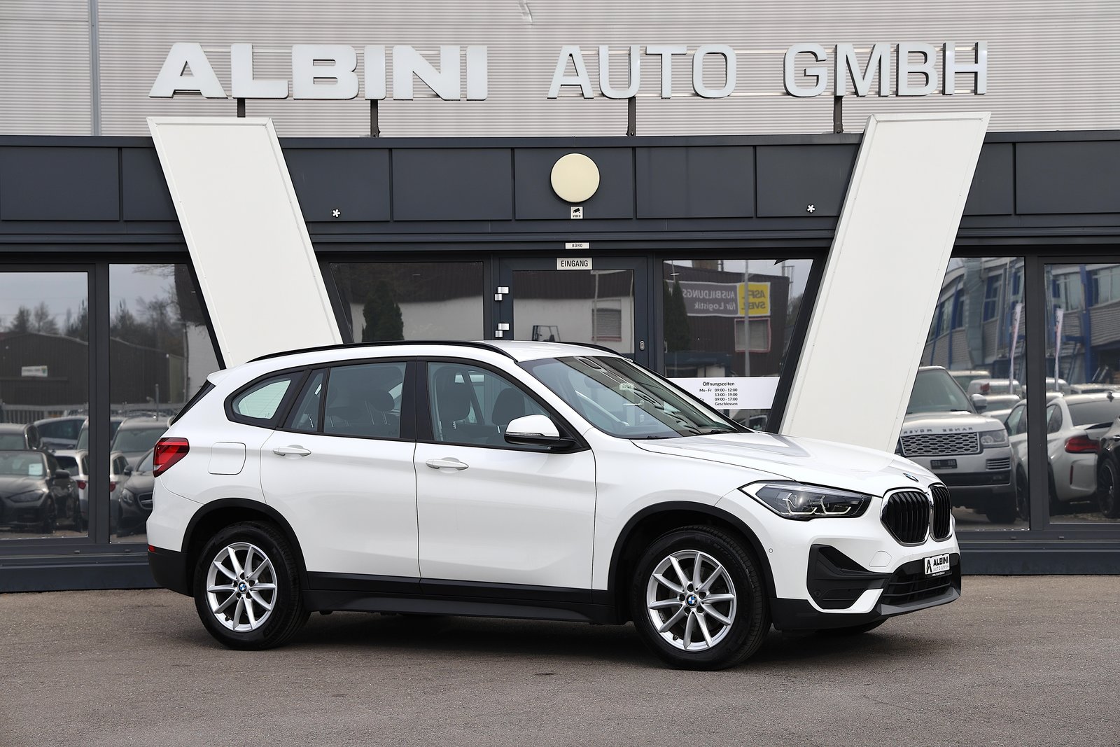 BMW X1 18d Essential Edition Steptronic, Diesel, Second hand / Used, Automatic - 3