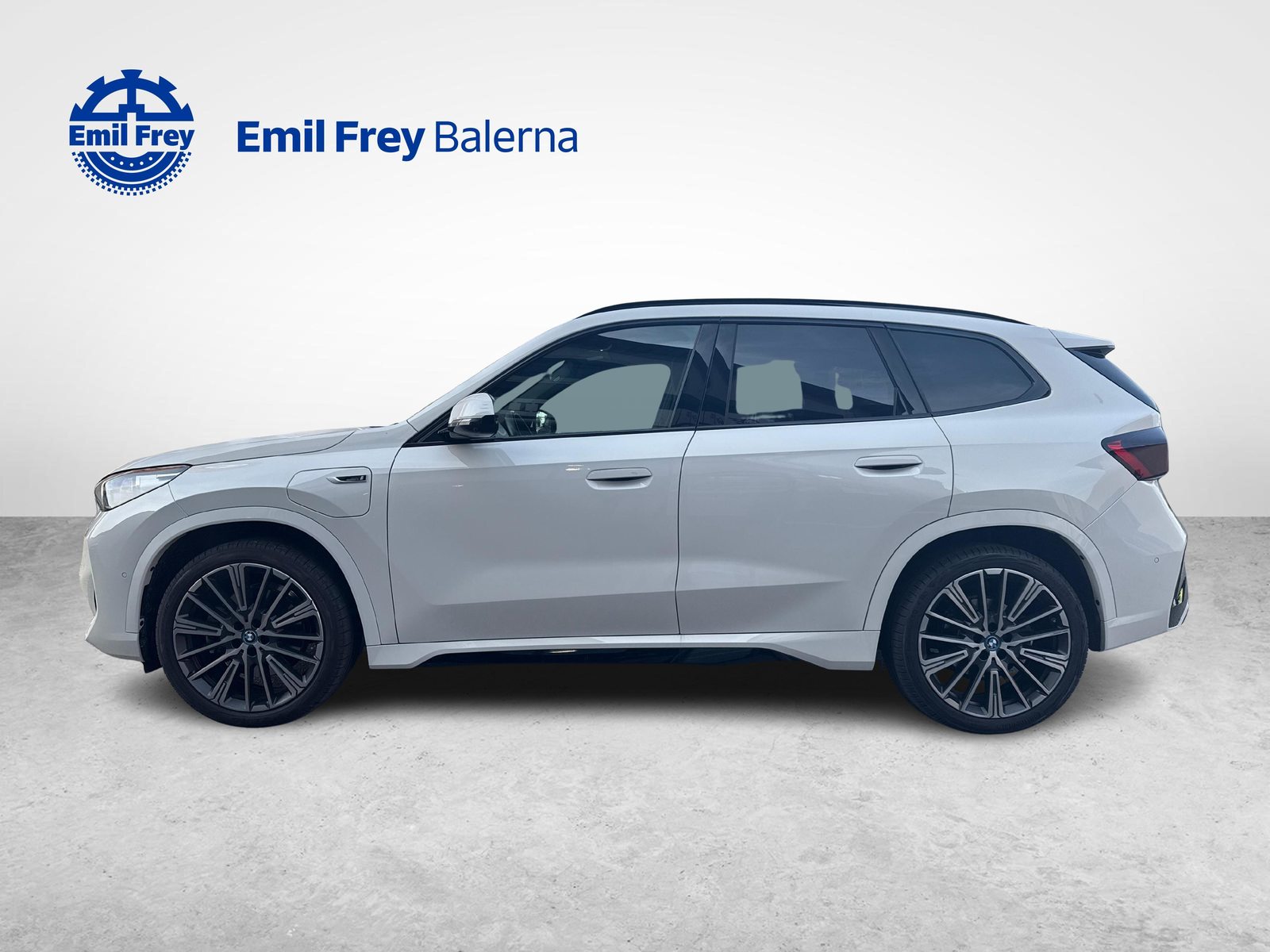 BMW X1 xDrive 30e, Plug-in-Hybrid Petrol/Electric, Second hand / Used, Automatic - 4