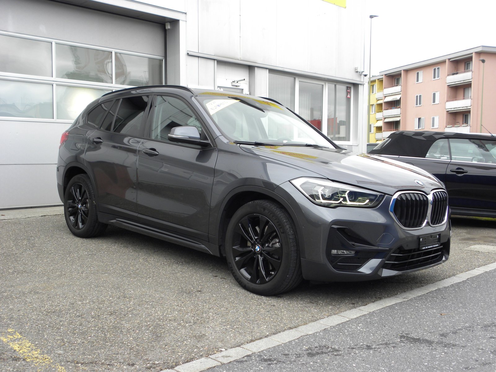 BMW X1 25e Sport Line Steptronic, Plug-in-Hybrid Benzin/Elektro, Occasion / Gebraucht, Automatik - 2