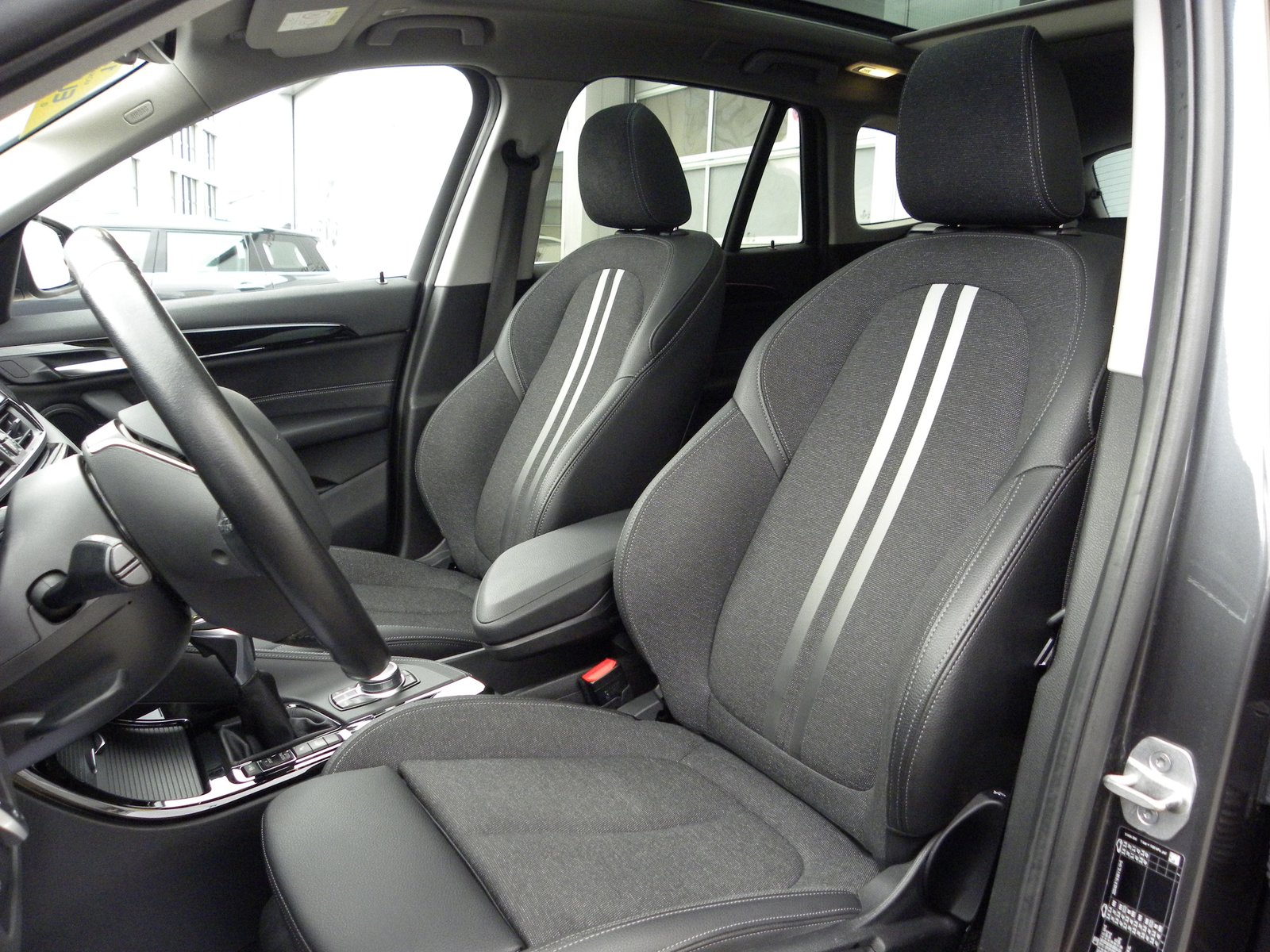 BMW X1 25e Sport Line Steptronic, Plug-in-Hybrid Benzin/Elektro, Occasion / Gebraucht, Automatik - 7