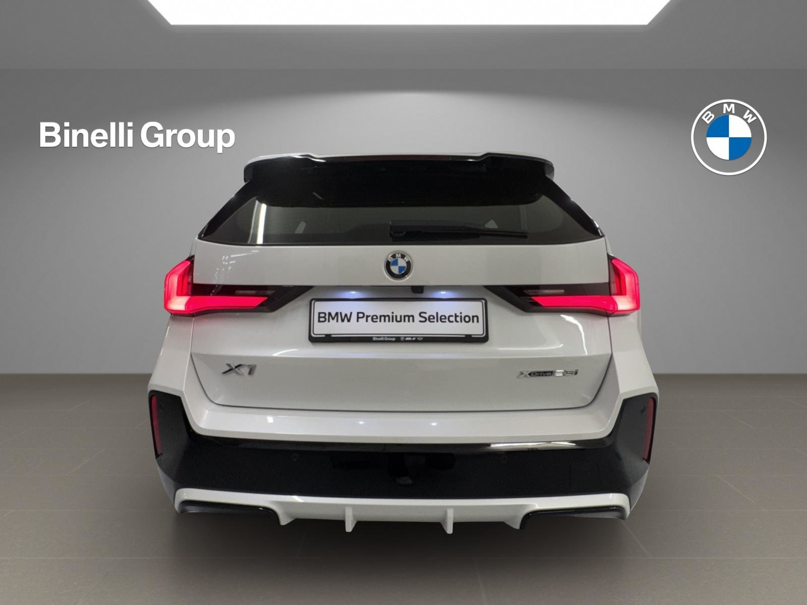 BMW X1 23i xDrive, Hybride Léger Essence/Électricité, Occasion / Utilisé, Automatique - 4