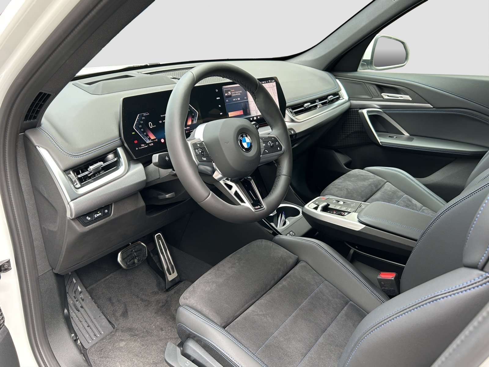 BMW X1 23i 48V M Sport AHK, Mild-Hybrid Benzin/Elektro, Occasion / Gebraucht, Automatik - 6
