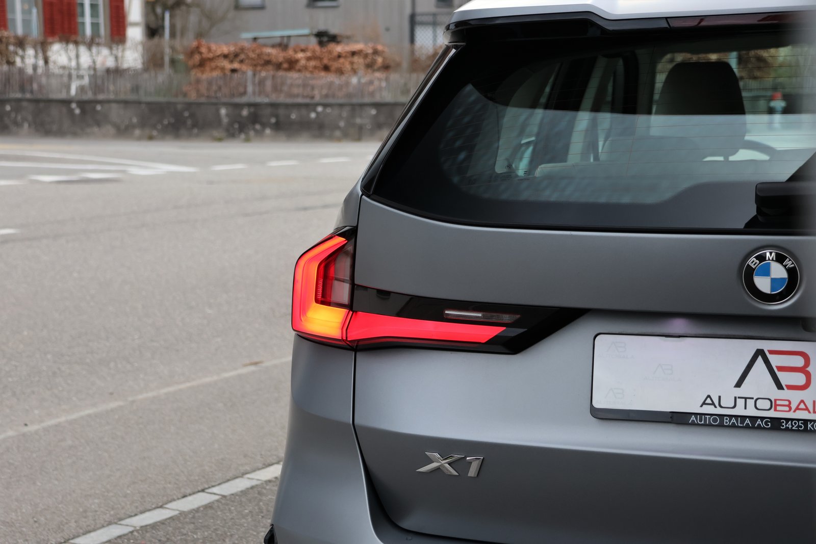 BMW X1 sDrive 18d xLine (CH) FROZENGREY, Diesel, Occasion / Utilisé, Automatique - 6