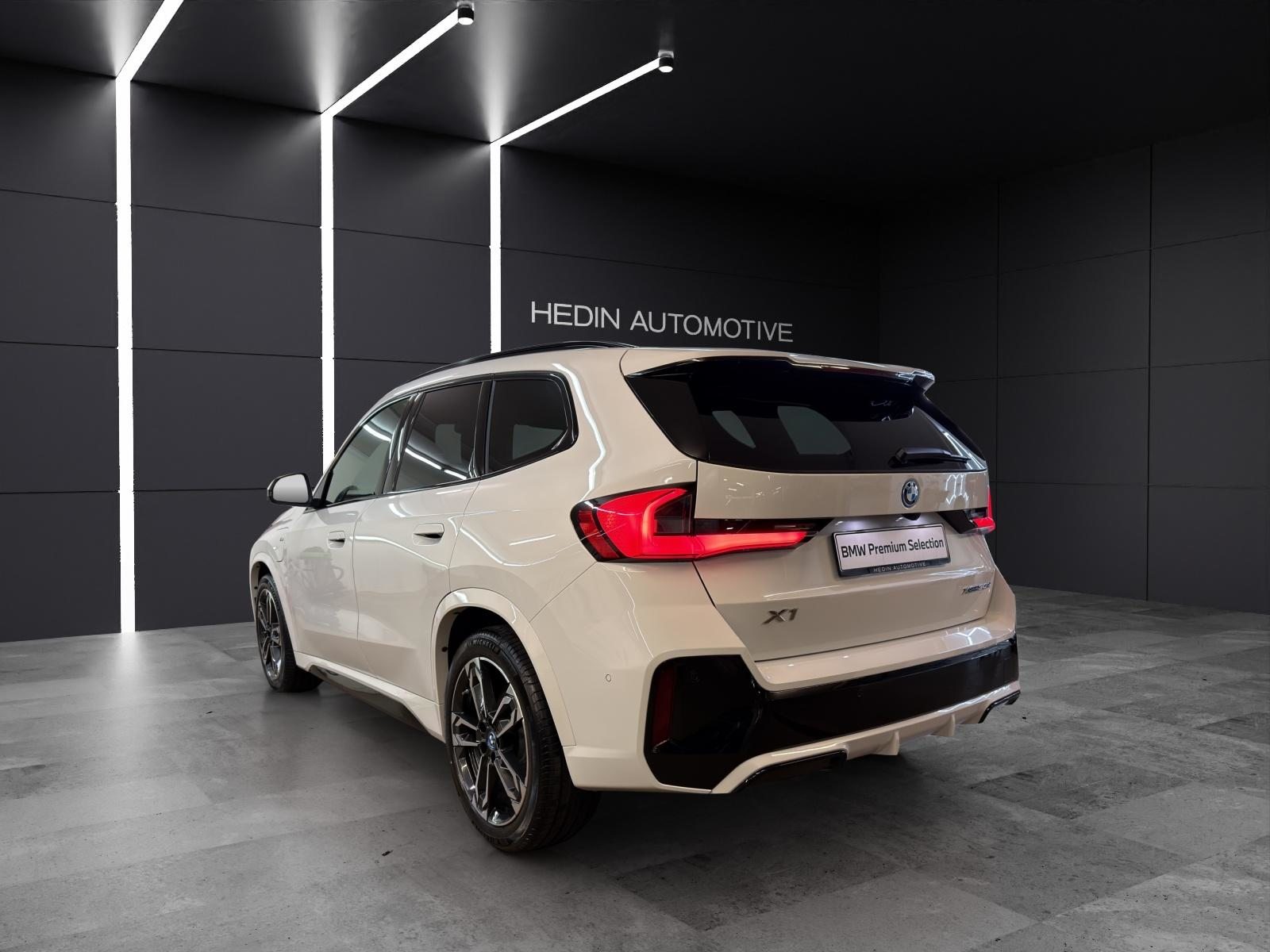 BMW X1 30e xDrive paddles, Plug-in-Hybrid Benzin/Elektro, Occasion / Gebraucht, Automatik - 3