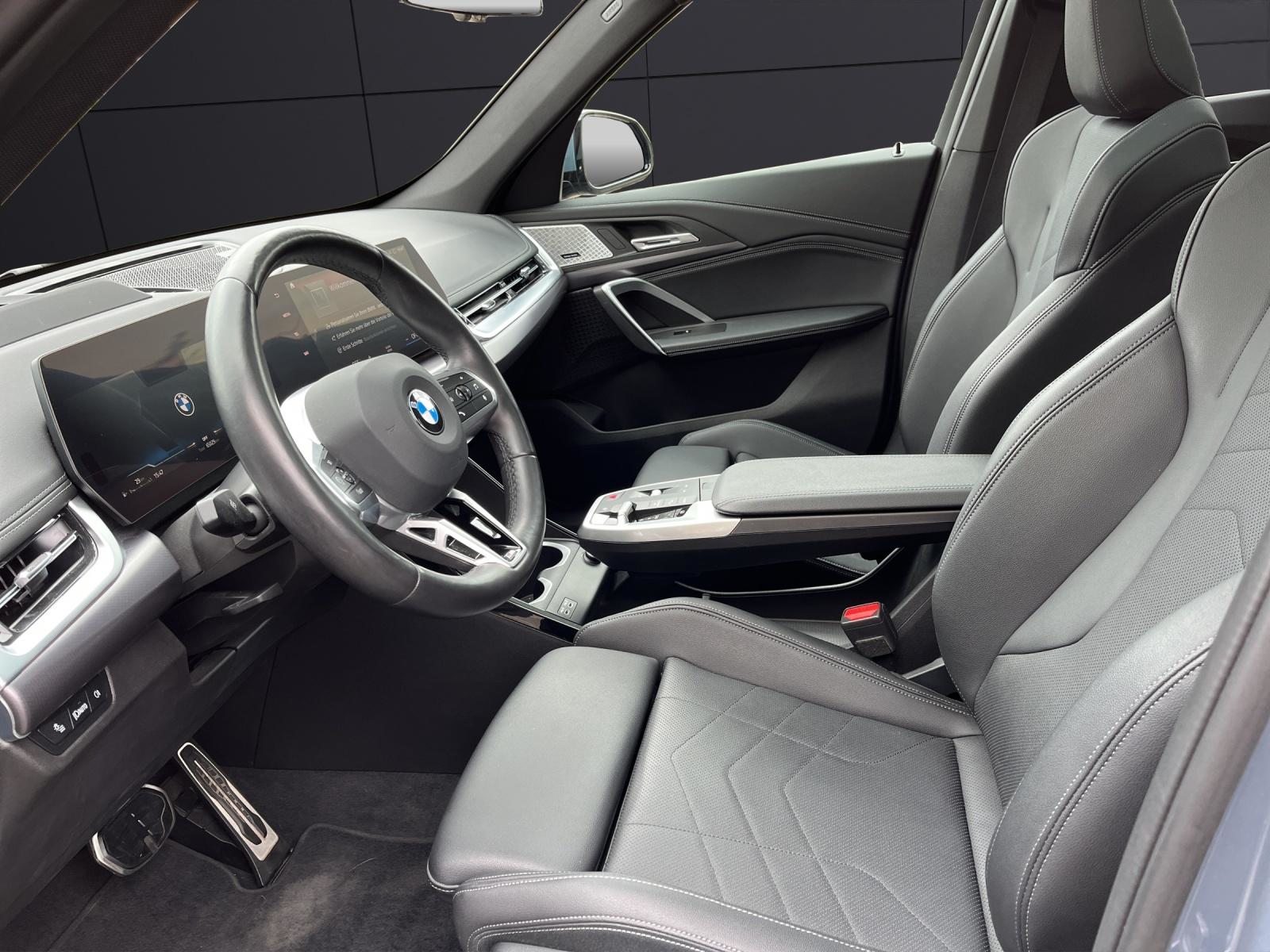 BMW X1 23i xDrive paddles, Mild-Hybrid Benzin/Elektro, Occasion / Gebraucht, Automatik - 2