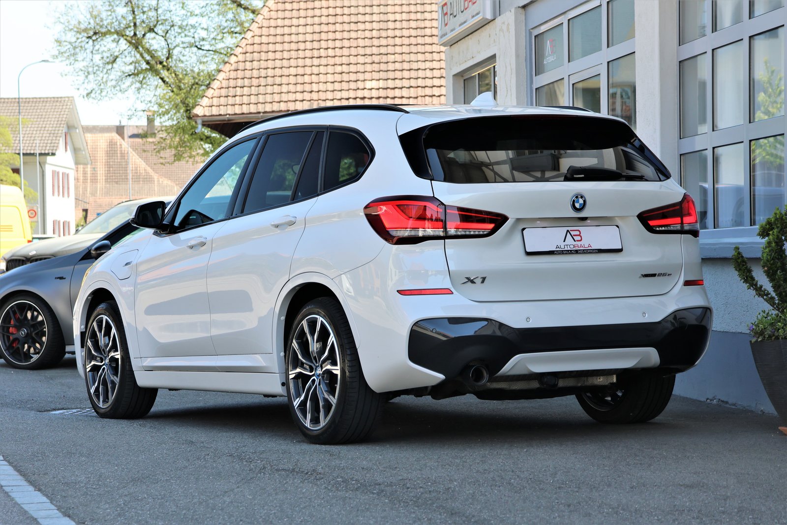 BMW X1 25e M Sport Fleet Edition Steptronic, Plug-in-Hybrid Petrol/Electric, Second hand / Used, Automatic - 3