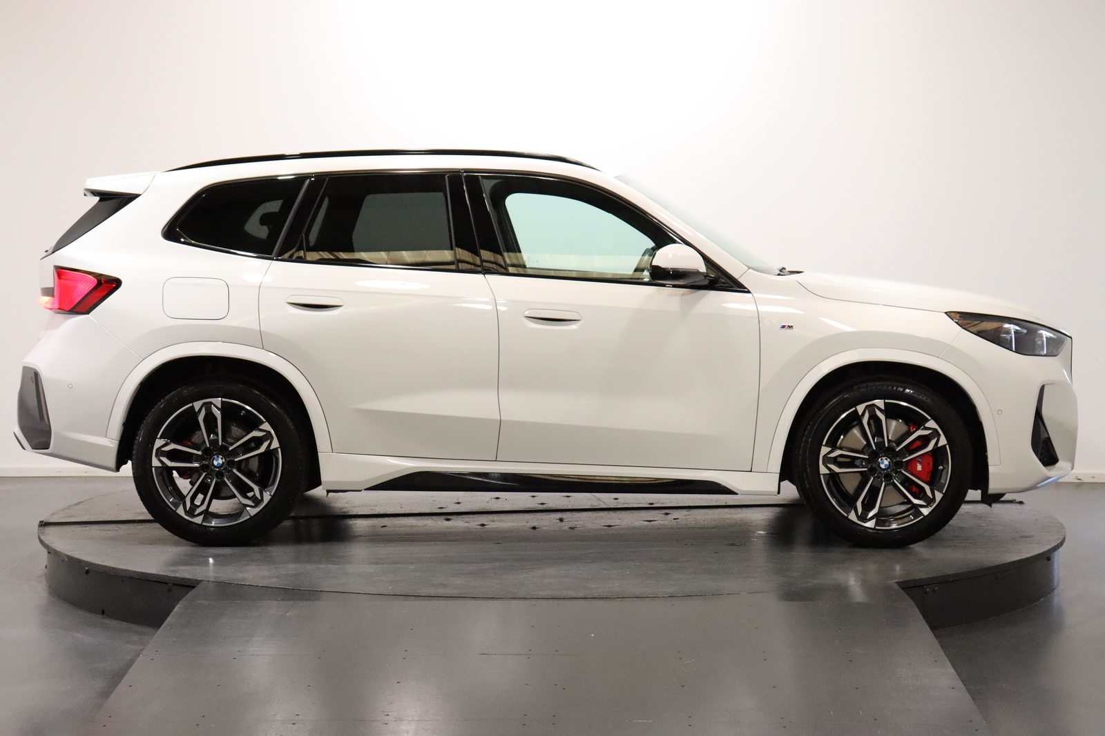 BMW X1 20d xDrive paddles, Mild-Hybrid Diesel/Elektro, Occasion / Gebraucht, Automatik - 3