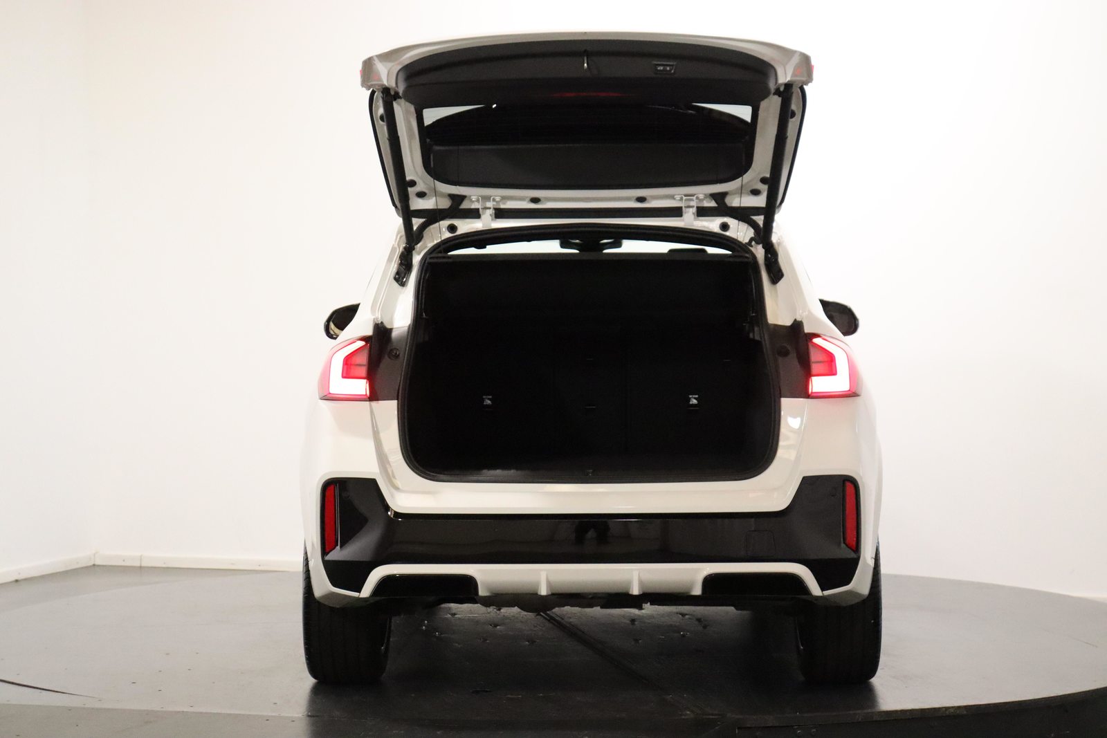 BMW X1 20d xDrive paddles, Mild-Hybrid Diesel/Elektro, Occasion / Gebraucht, Automatik - 5