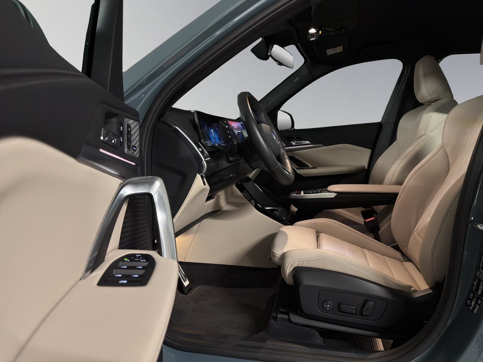BMW X1 23i paddles, Mild-Hybrid Petrol/Electric, Second hand / Used, Automatic - 5