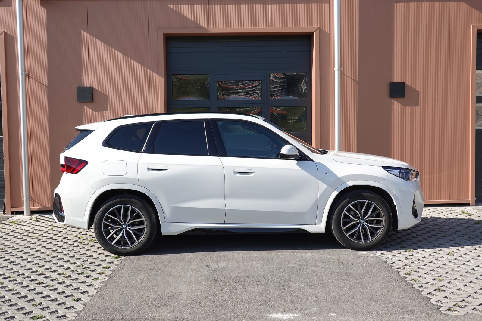 BMW X1 sDrive 18i M Sport * Véhicule CH * Caméra + Capteur, Petrol, Second hand / Used, Automatic - 4