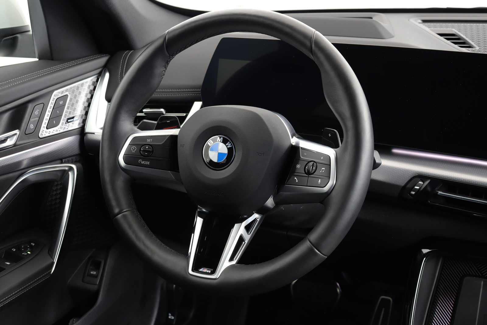 BMW X1 23i xDrive paddles, Hybride Léger Essence/Électricité, Occasion / Utilisé, Automatique - 4
