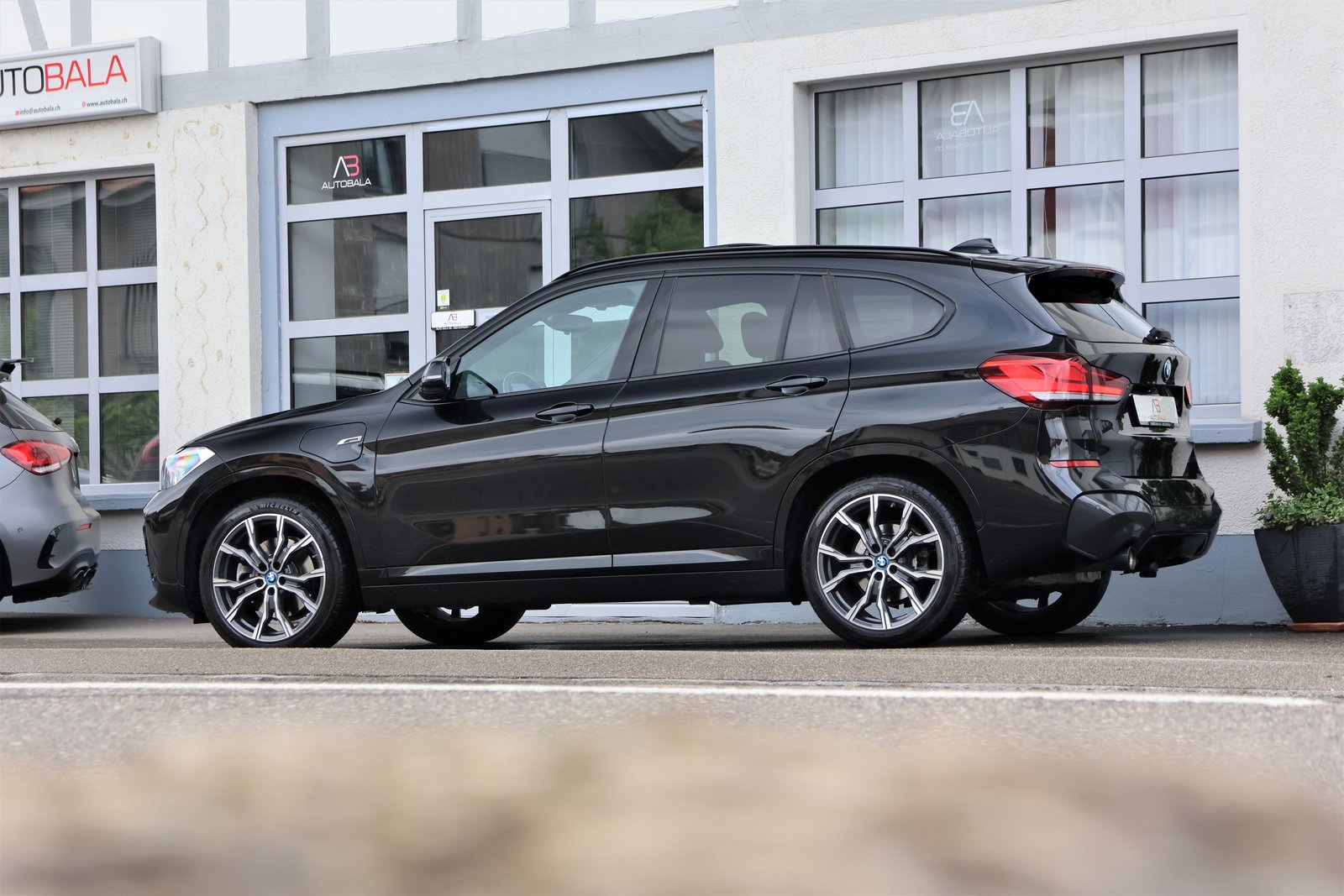 BMW X1 25e M Sport Steptronic, Plug-in-Hybrid Petrol/Electric, Second hand / Used, Automatic - 4