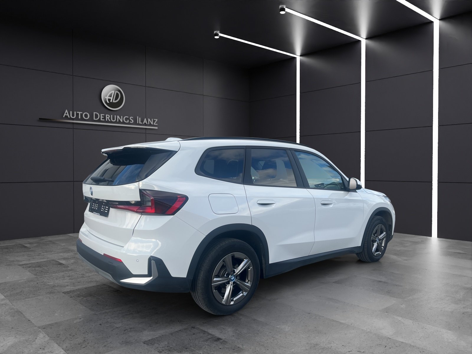 BMW X1 30e, Plug-in-Hybrid Benzin/Elektro, Occasion / Gebraucht, Automatik - 2